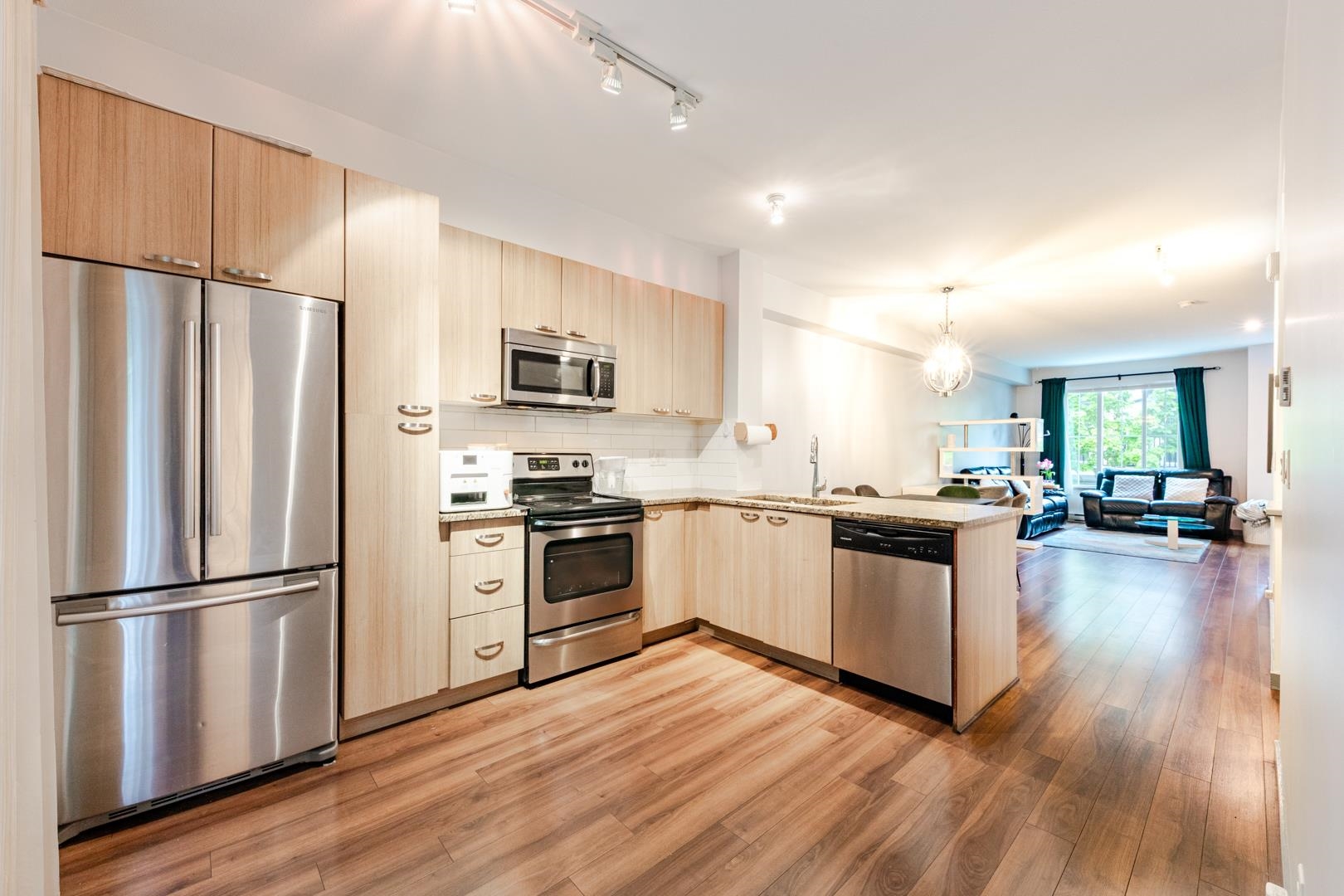 142 14833 61 AVENUE, R3020750, BC,