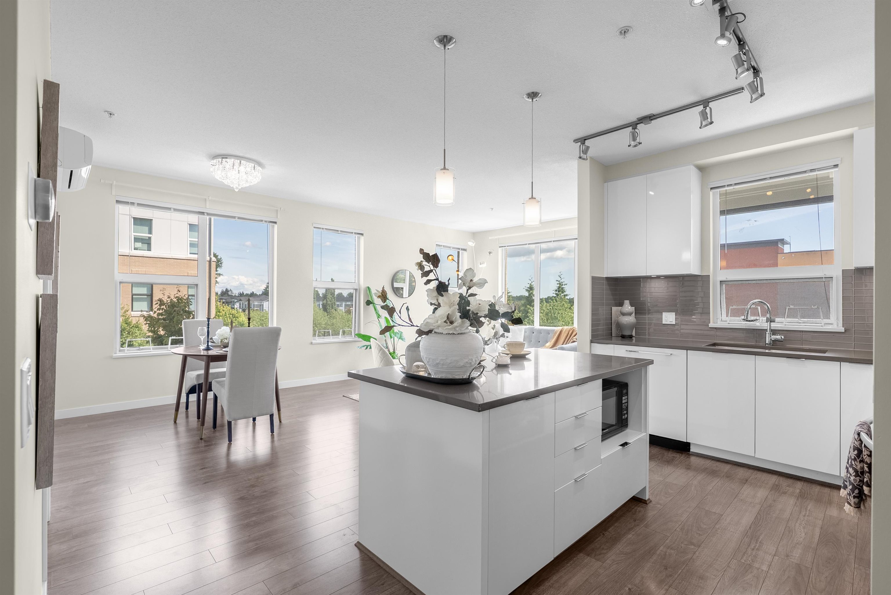 303 9311 ALEXANDRA ROAD, R3021153, BC,