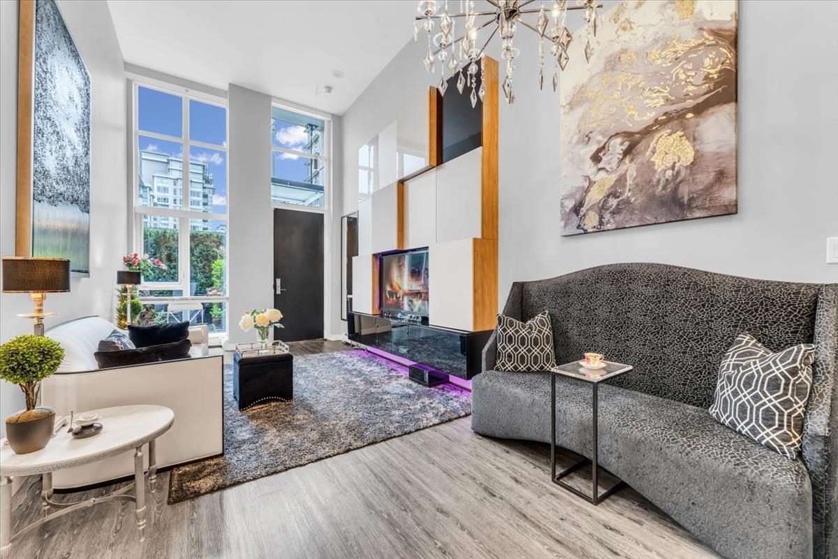 1762 ONTARIO STREET, Vancouver BC V5T 0G2, R3021160, BC,