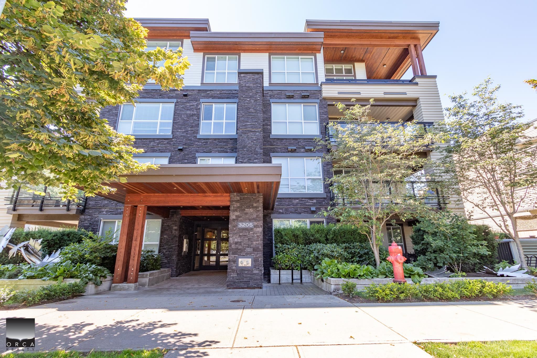301 3205 MOUNTAIN HIGHWAY, R3021239, BC,