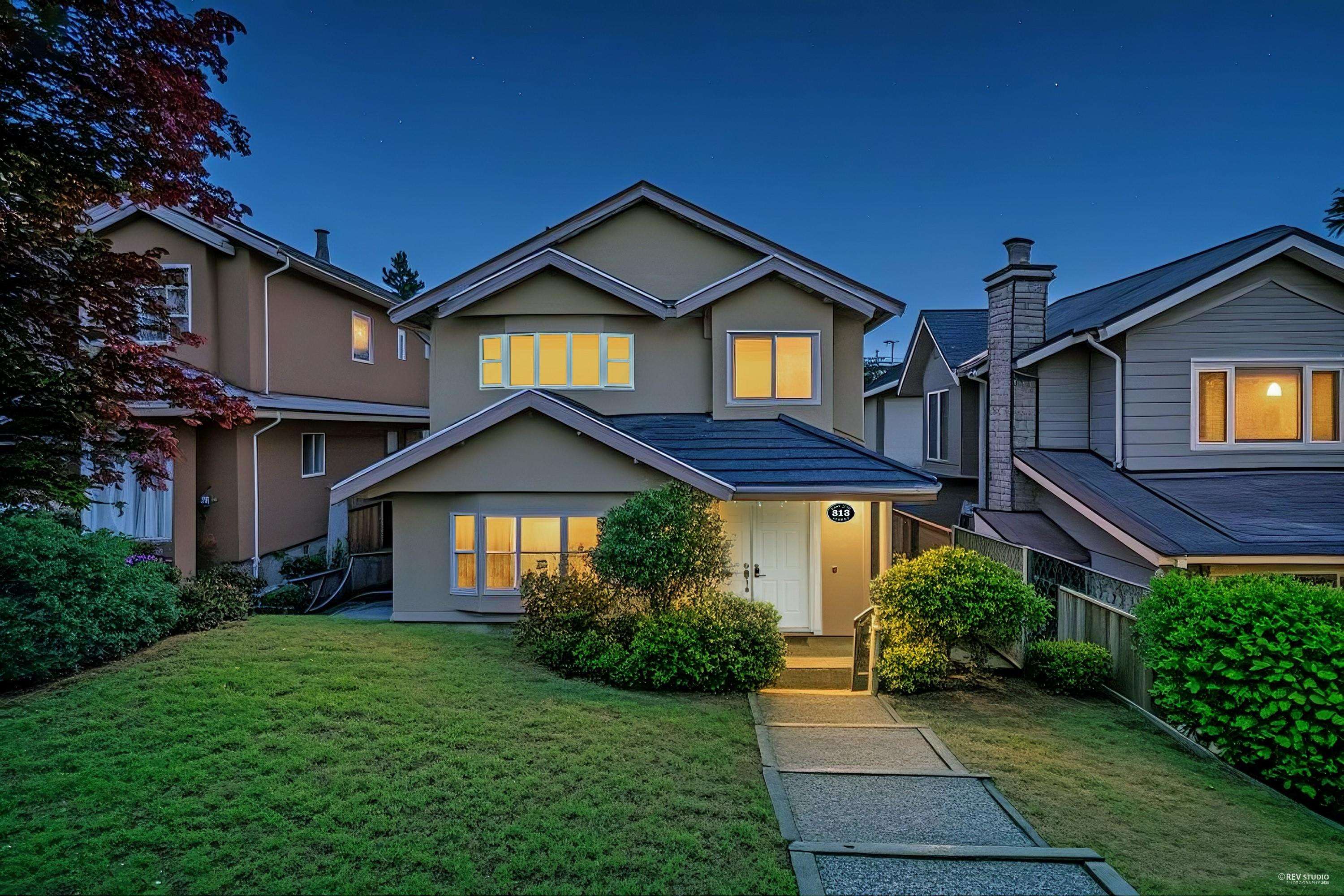 313 E 27 STREET, North Vancouver BC V7N 1B9, R3021598, BC,