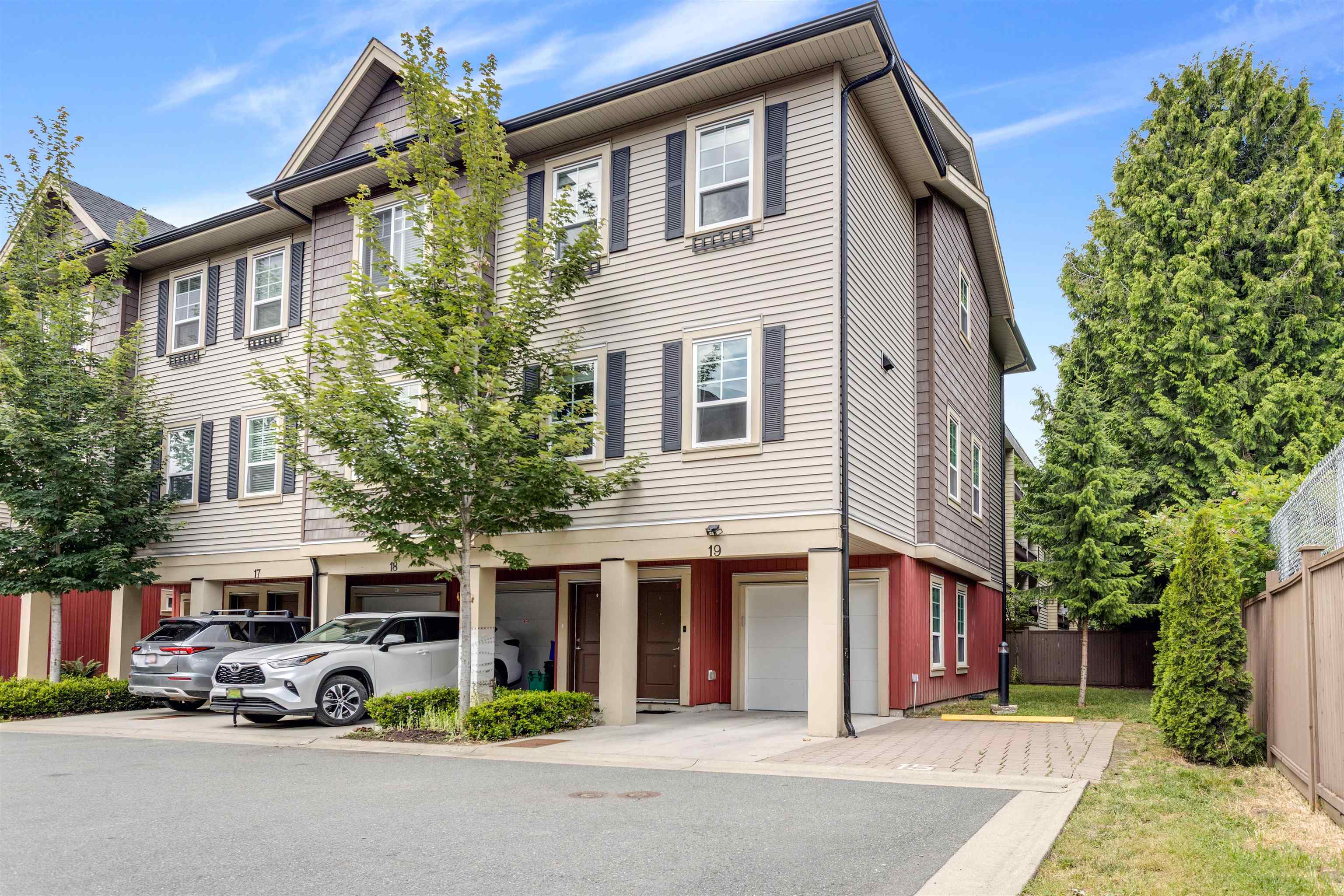 19 2530 JANZEN STREET, R3022275, BC,