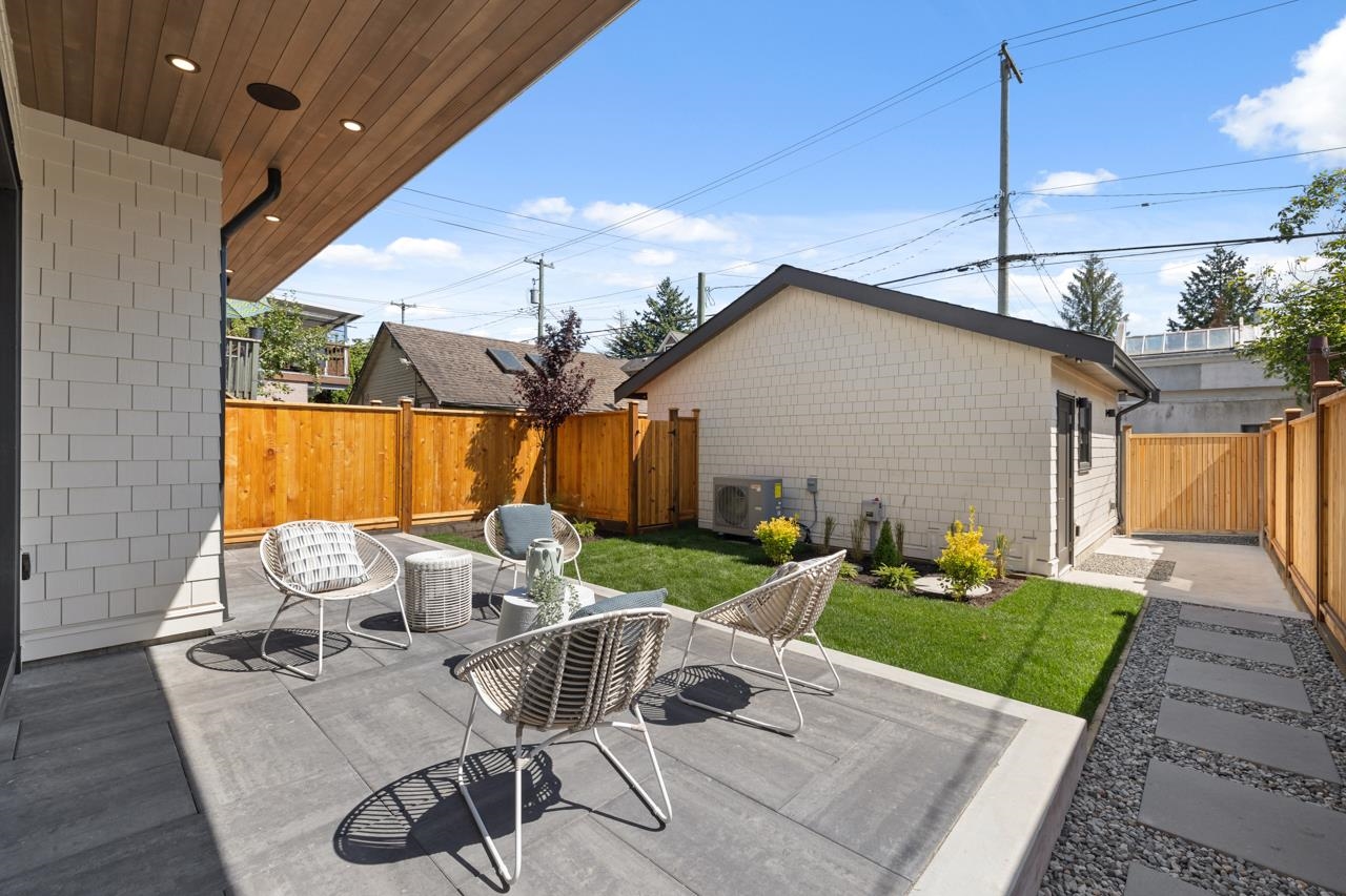 2 610 10TH AVENUE, R3022945, BC,
