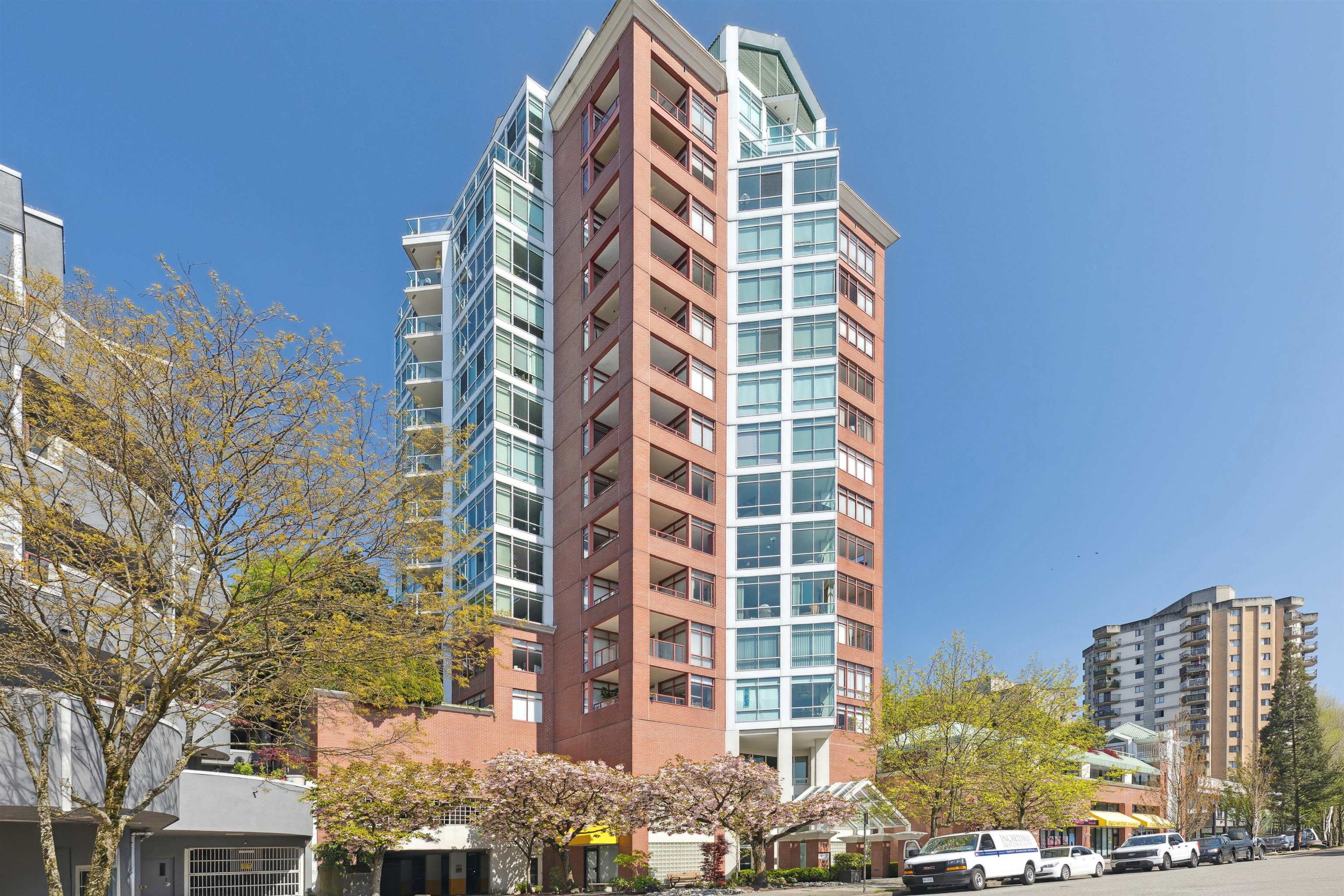 703 130 2ND STREET, R3022952, BC,