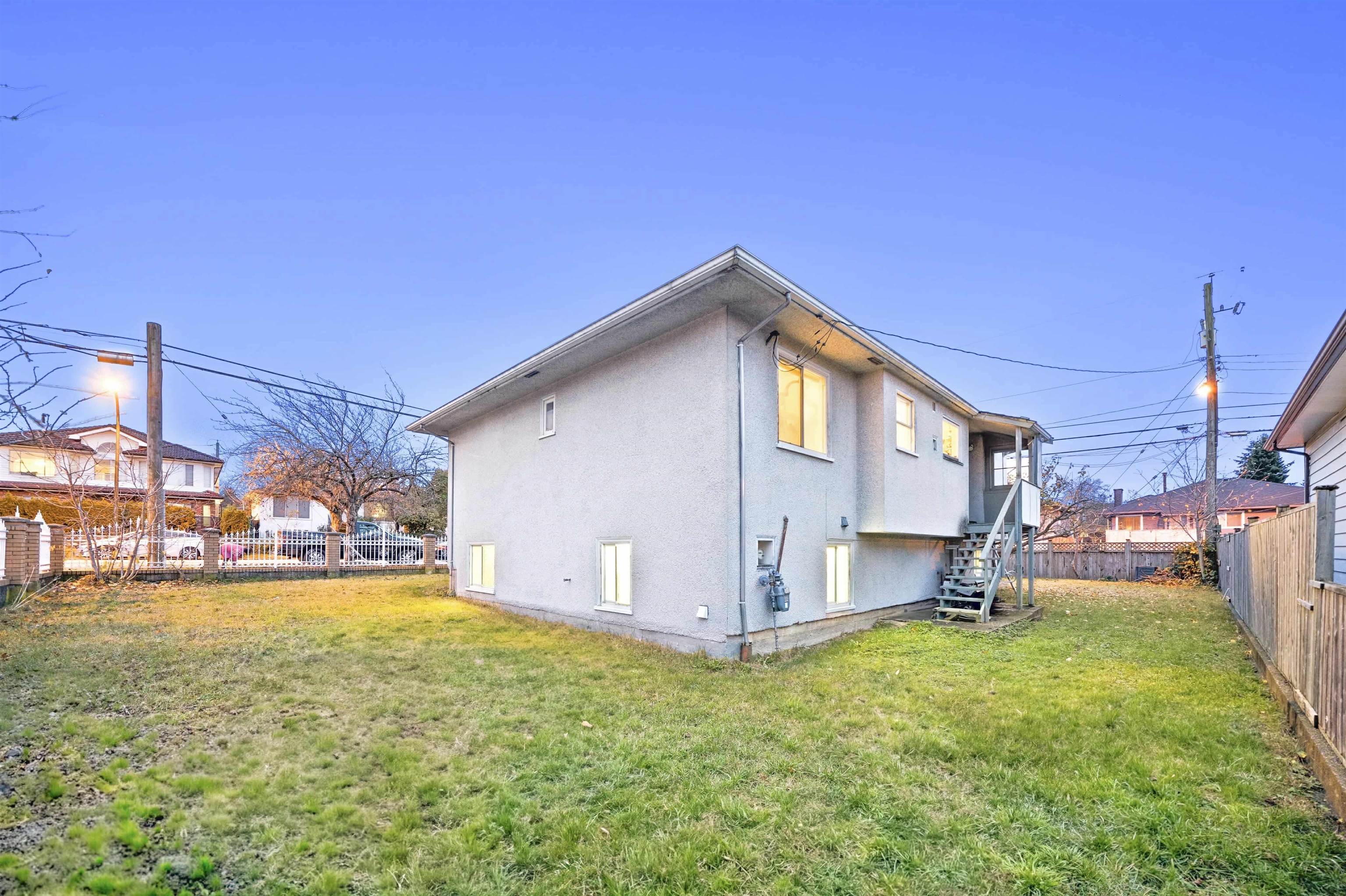 MLS® listing #R3023531 for sale located at 6425 DOMAN STREET, Vancouver BC V5S 3H2