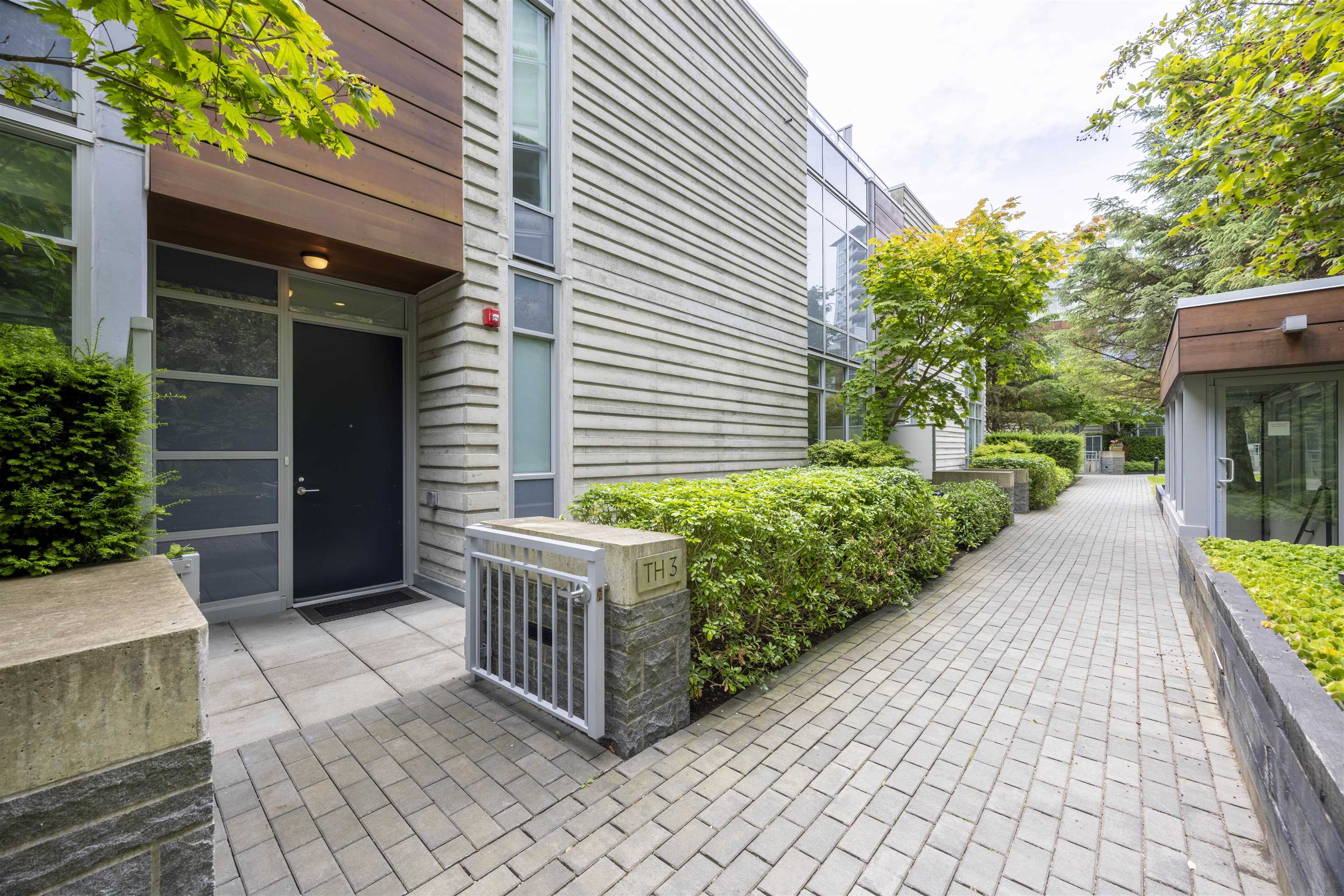 TH3 3355 BINNING ROAD, R3024089, BC,