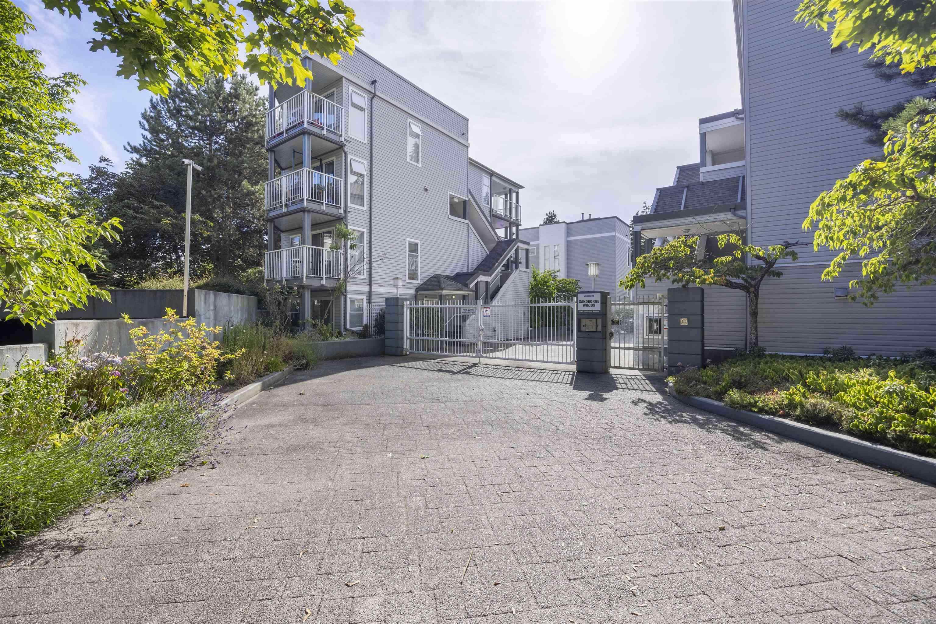 40 7345 SANDBORNE AVENUE, R3024128, BC,