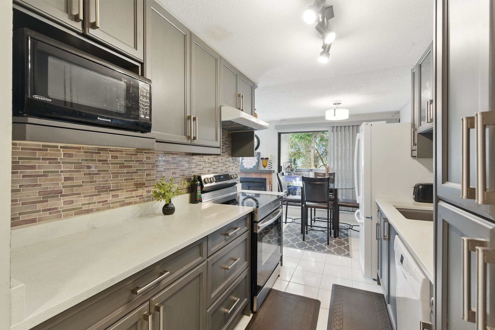 215 7297 MOFFATT ROAD, R3024360, BC,