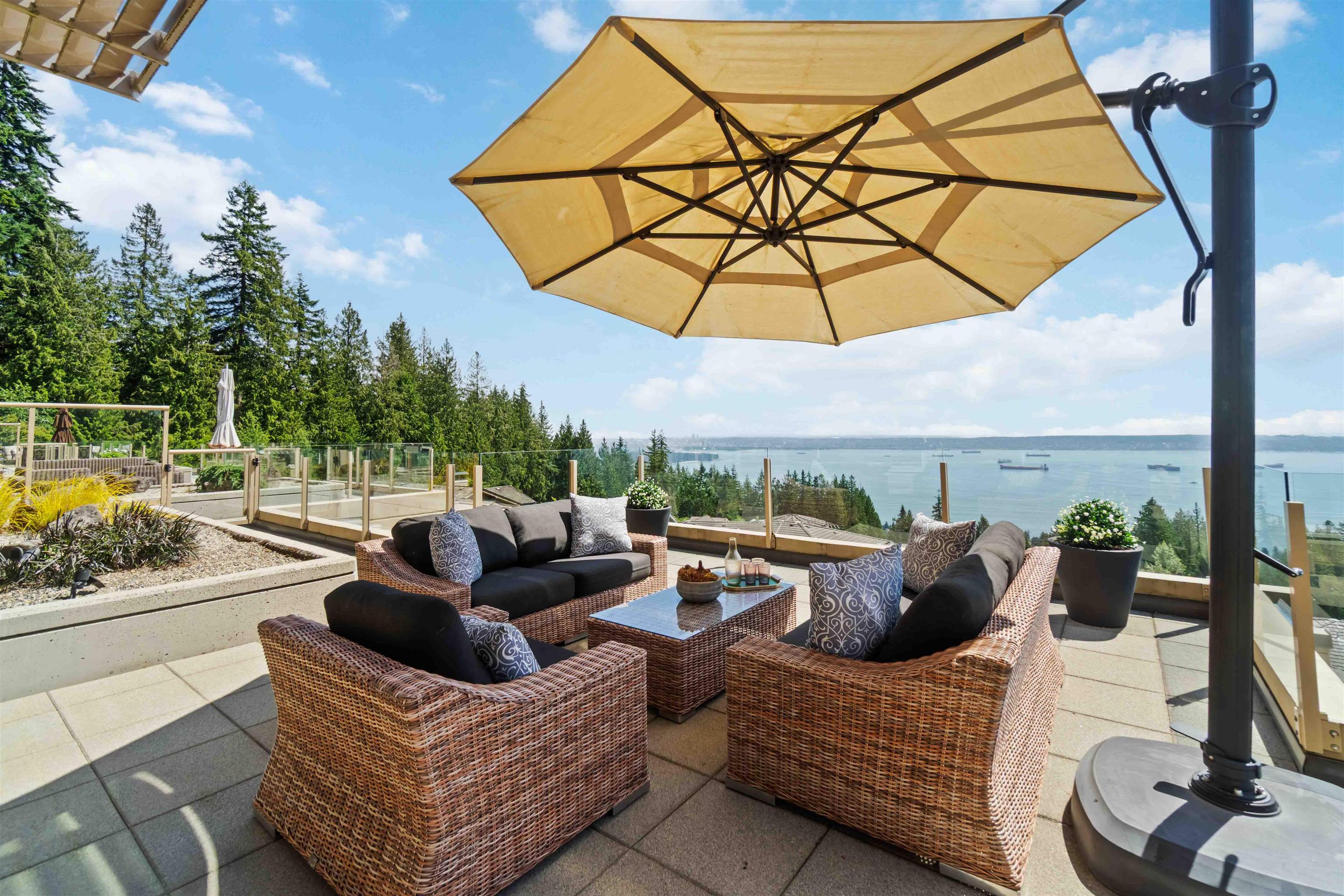 304 2535 GARDEN COURT, R3024455, BC,