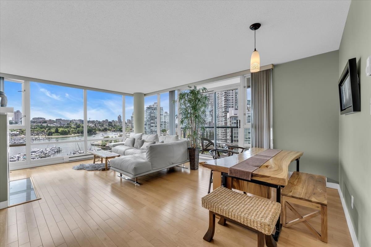 1503 1067 MARINASIDE CRESCENT, R3024777, BC,