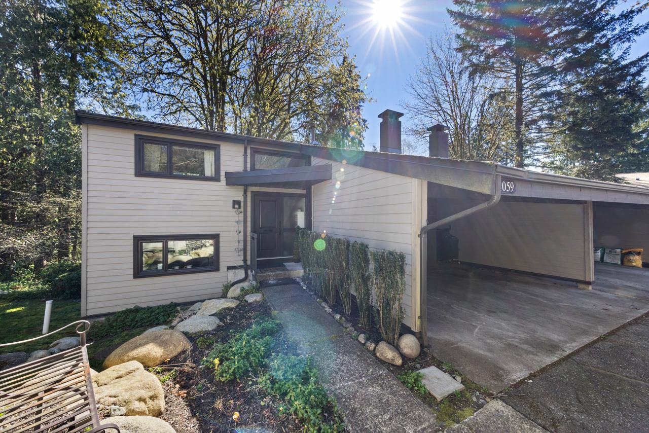 1059 HERITAGE BOULEVARD, North Vancouver BC V7J 3G7, R3025090, BC,