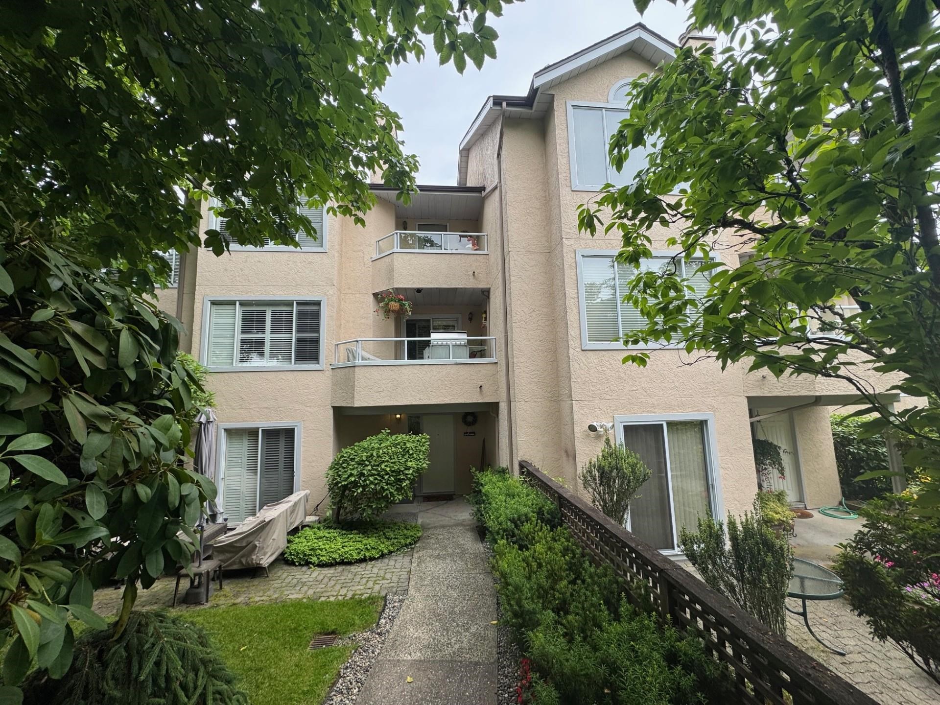 2 261 16TH STREET, R3025275, BC,