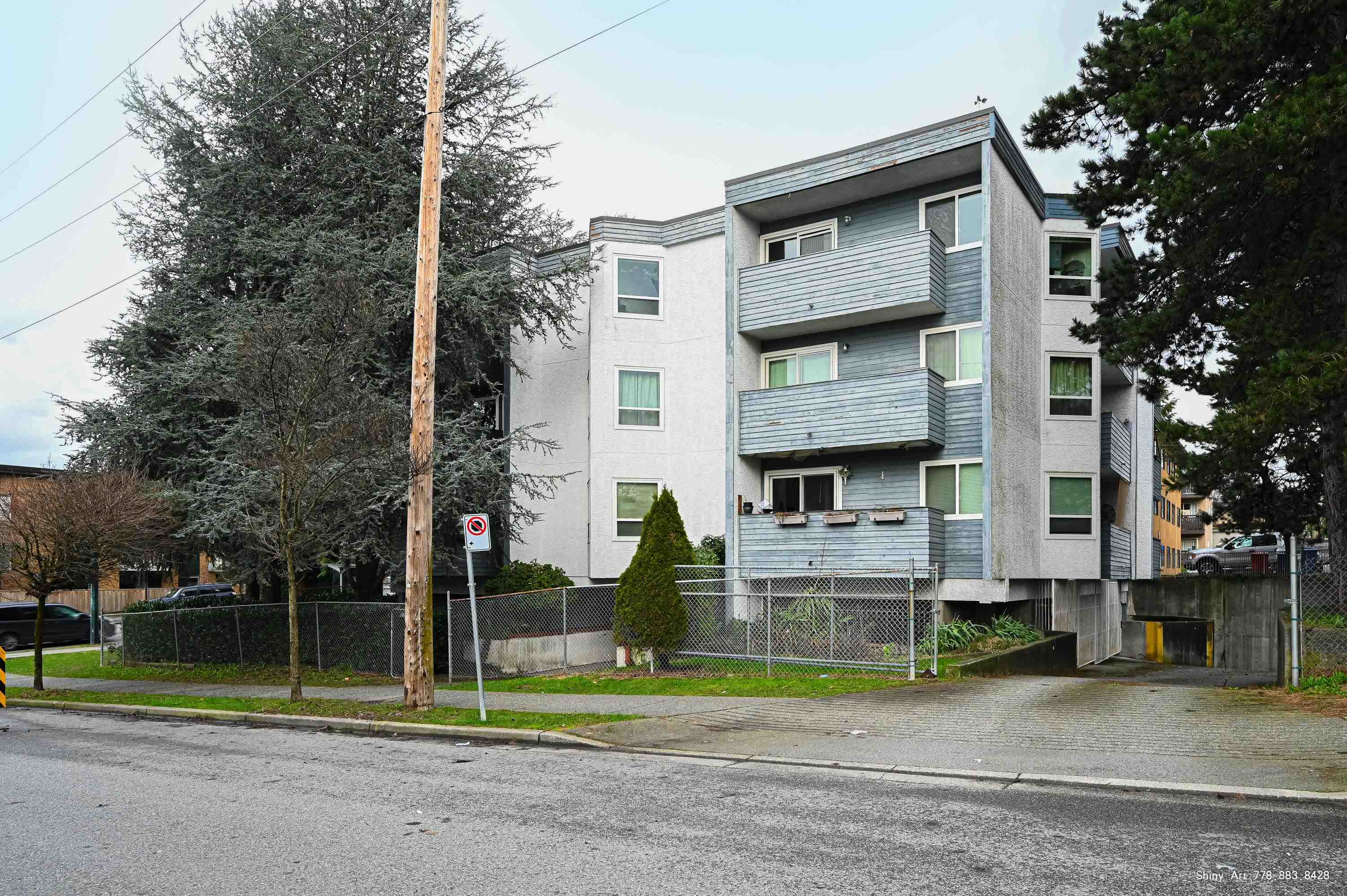 406 16 LAKEWOOD DRIVE, R3025427, BC,