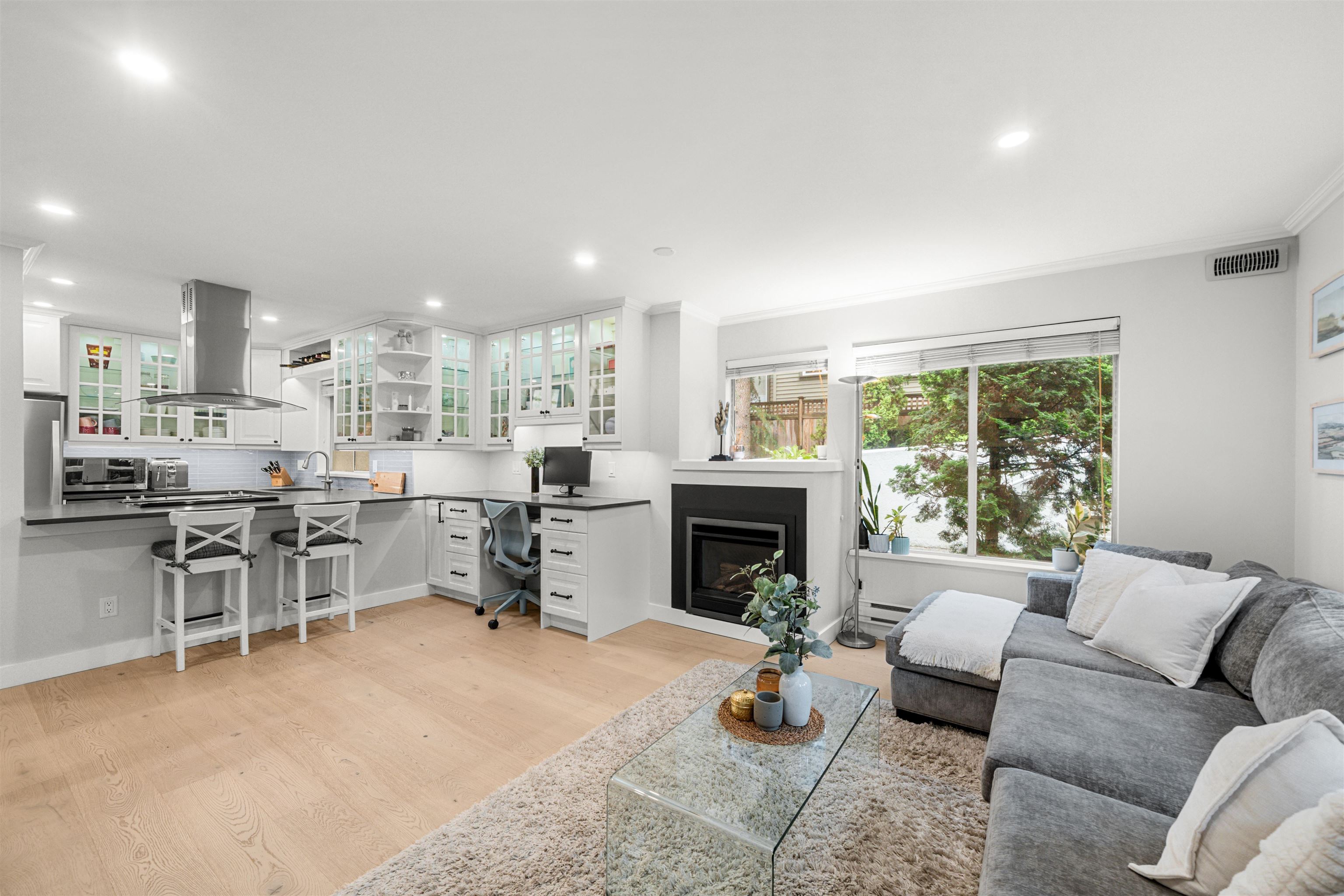 101 123 6TH STREET, R3025616, BC,