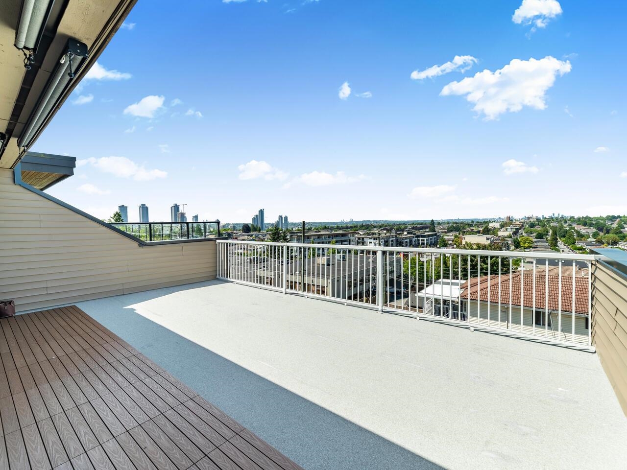 319 DELTA AVENUE, Burnaby BC V5B 3C7, R3025672, BC,