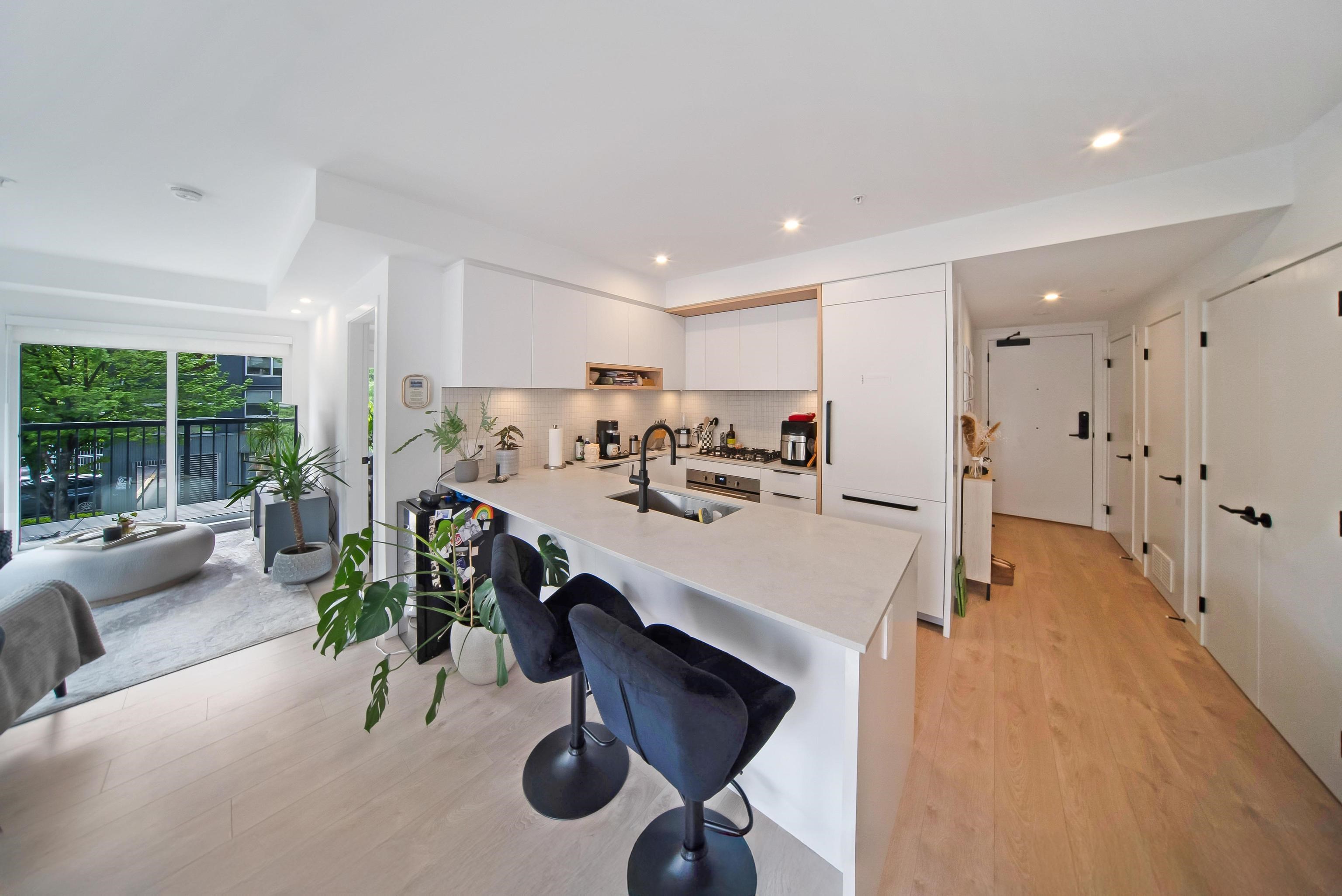 221 2520 GUELPH STREET, R3026094, BC,
