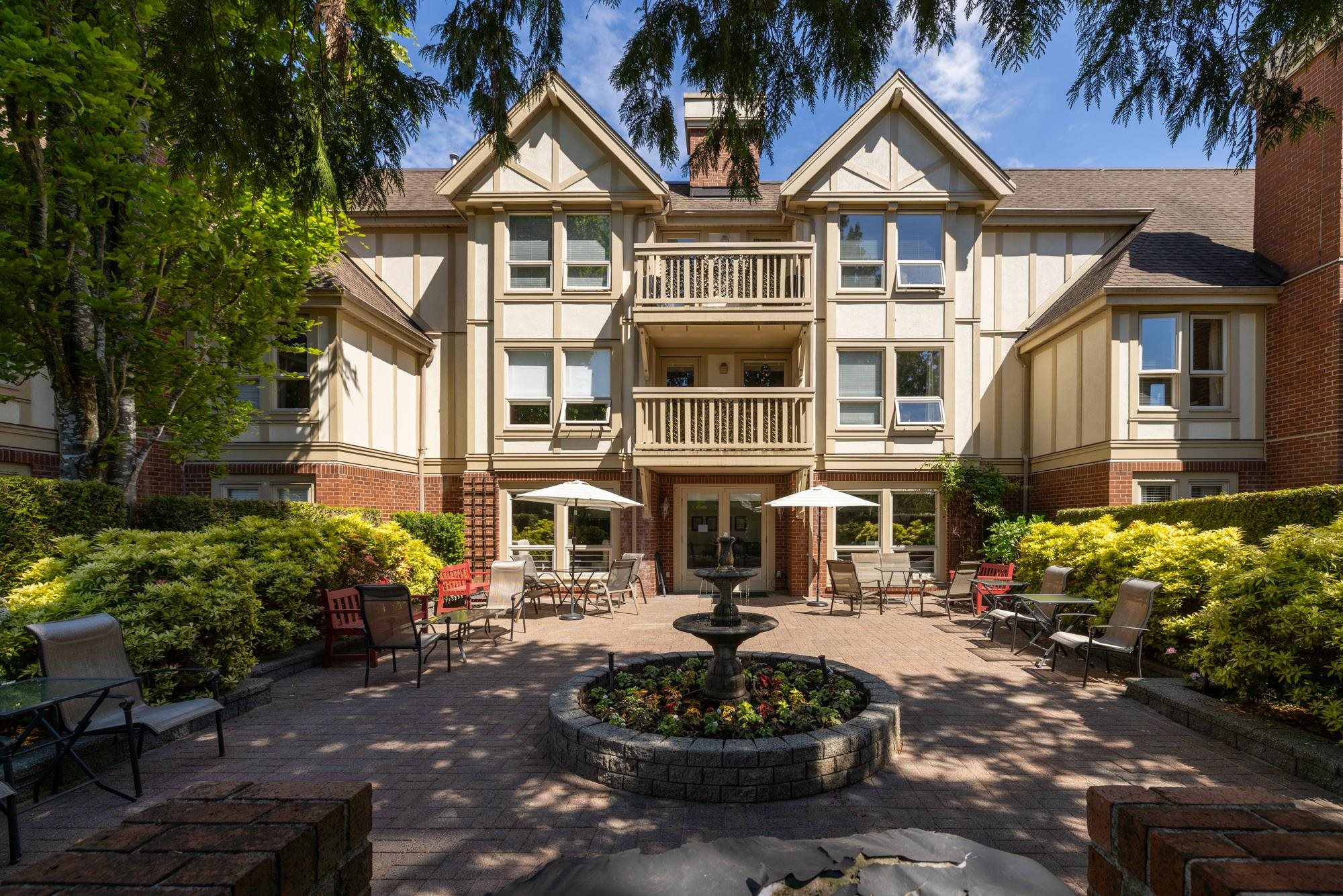 104 843 22ND STREET, R3026201, BC,
