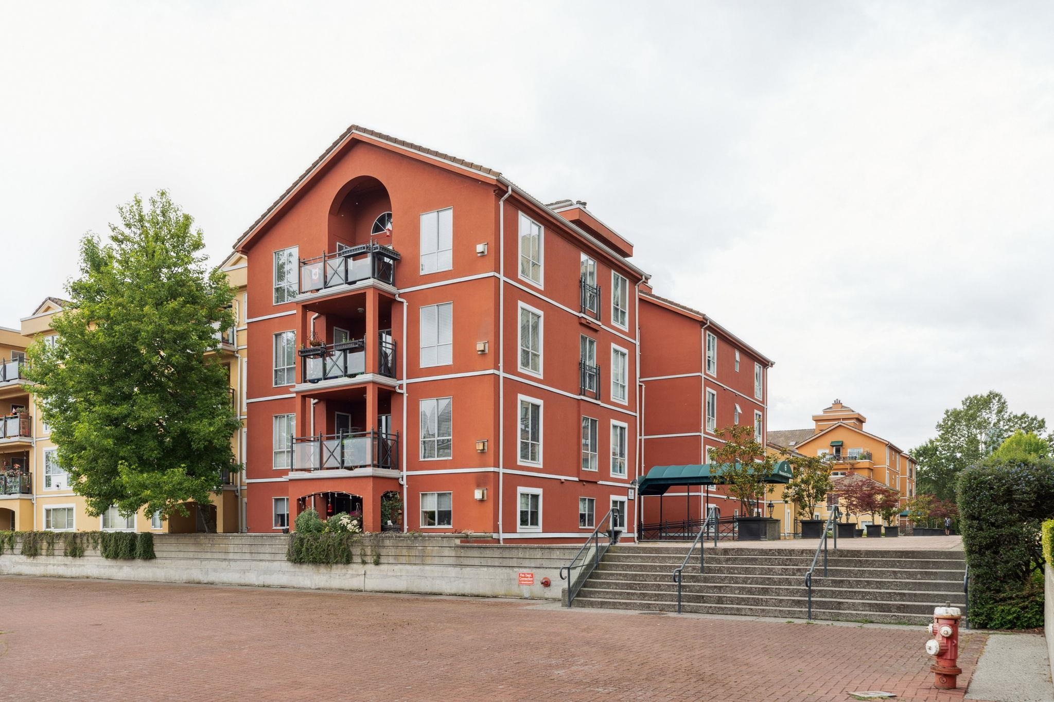 104 6 RENAISSANCE SQUARE, R3026523, BC,