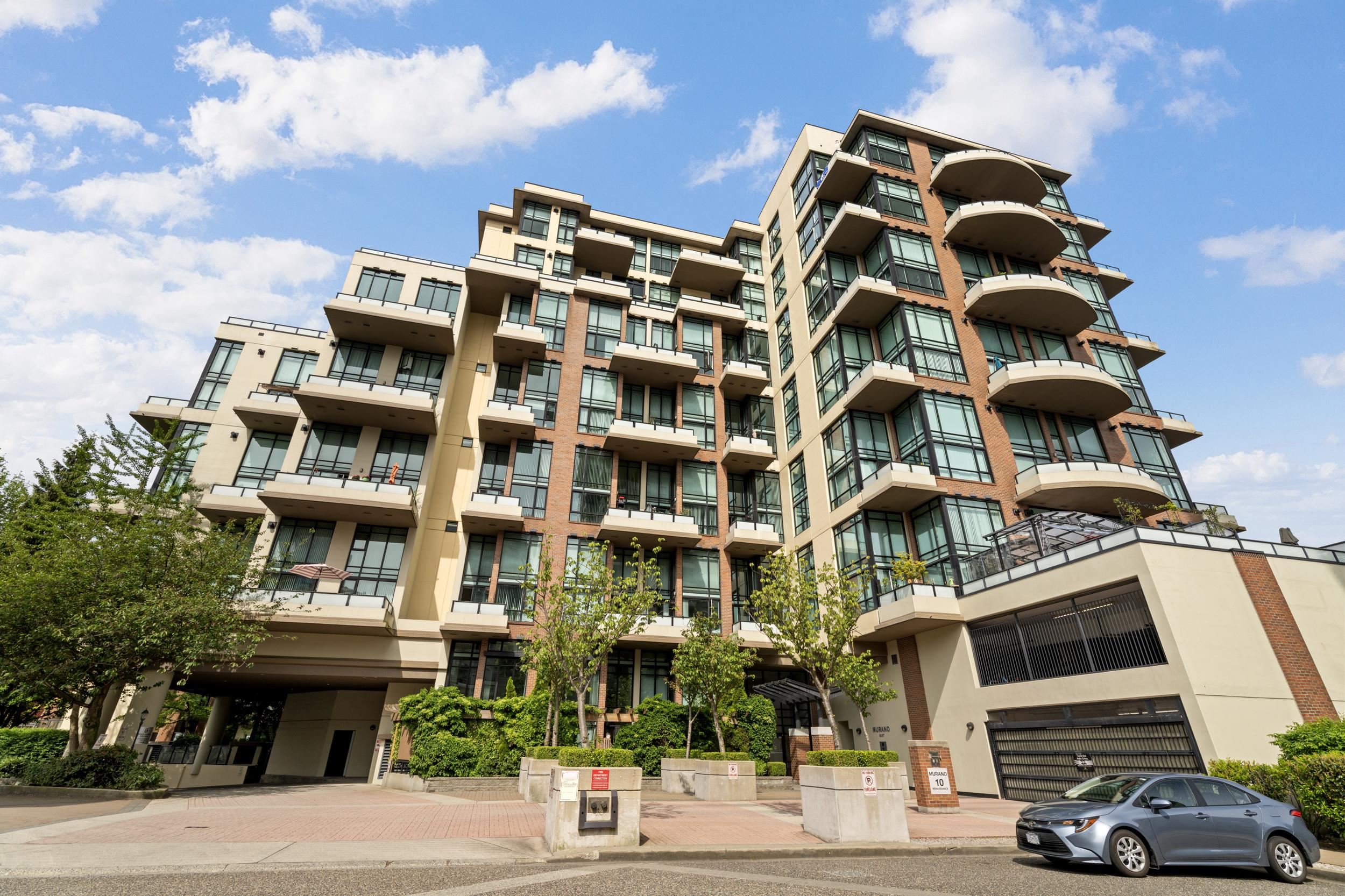 201 10 RENAISSANCE SQUARE, R3026612, BC,