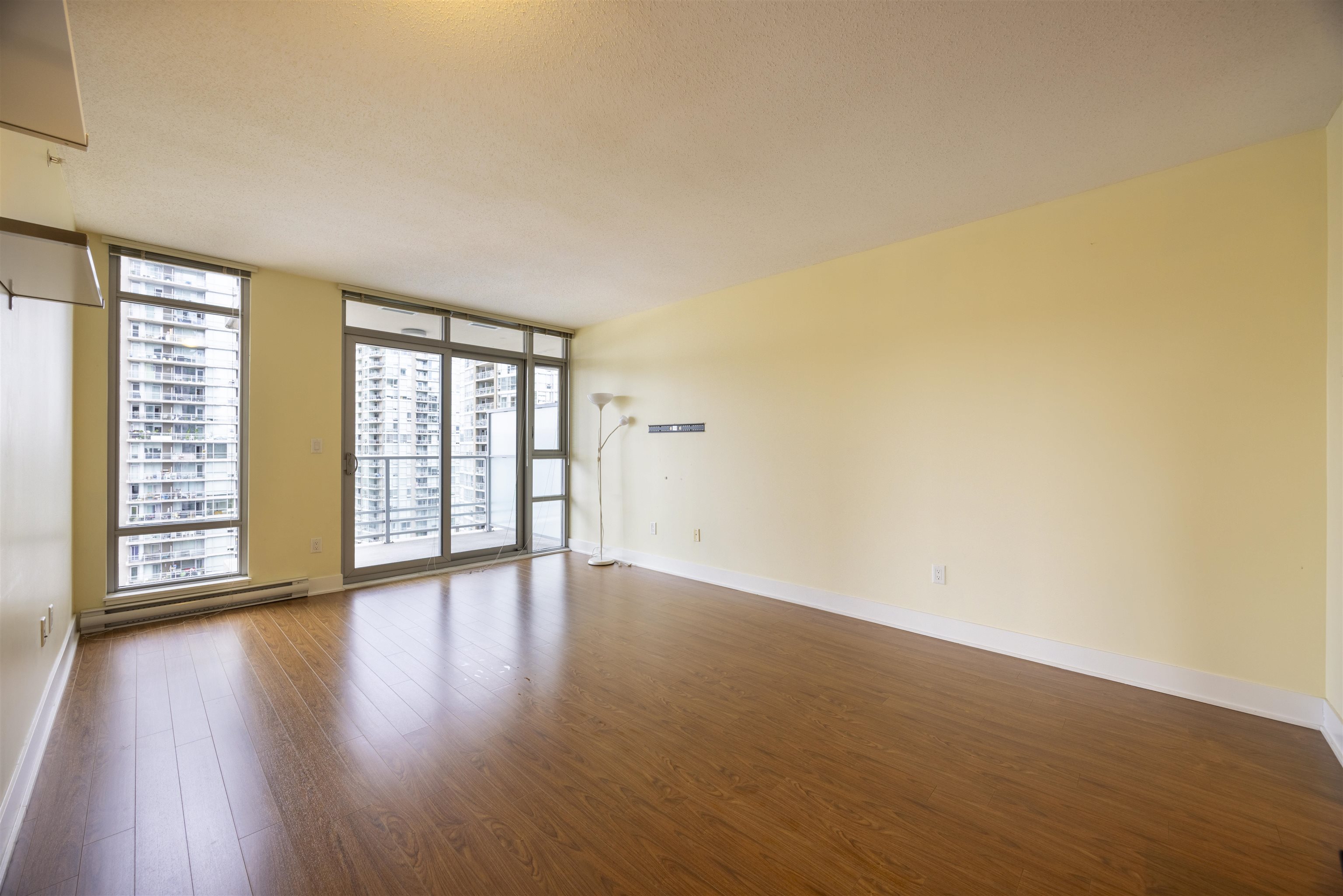 2002 1155 THE HIGH STREET, R3026772, BC,