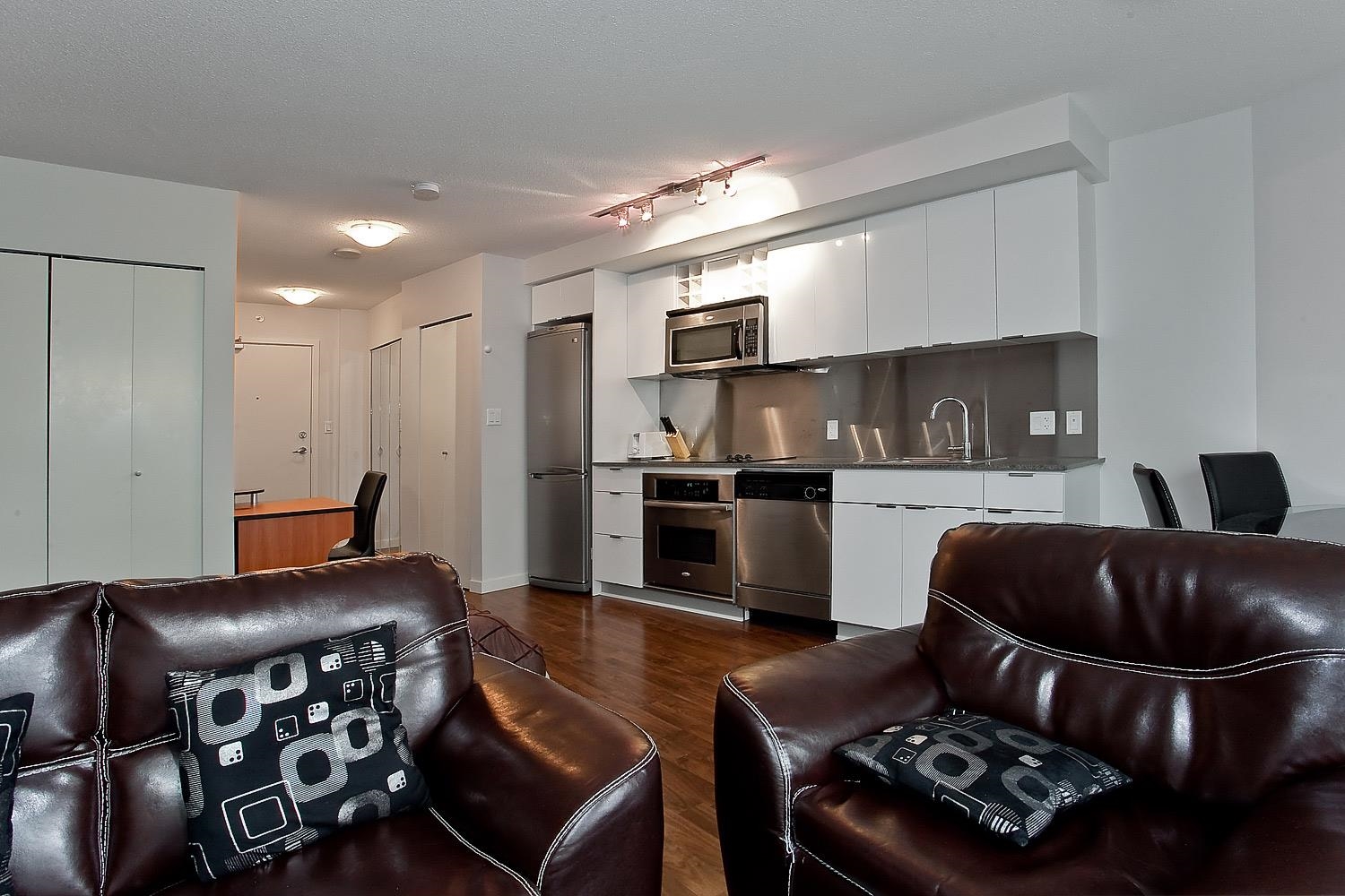 508 233 ROBSON STREET, R3026881, BC,