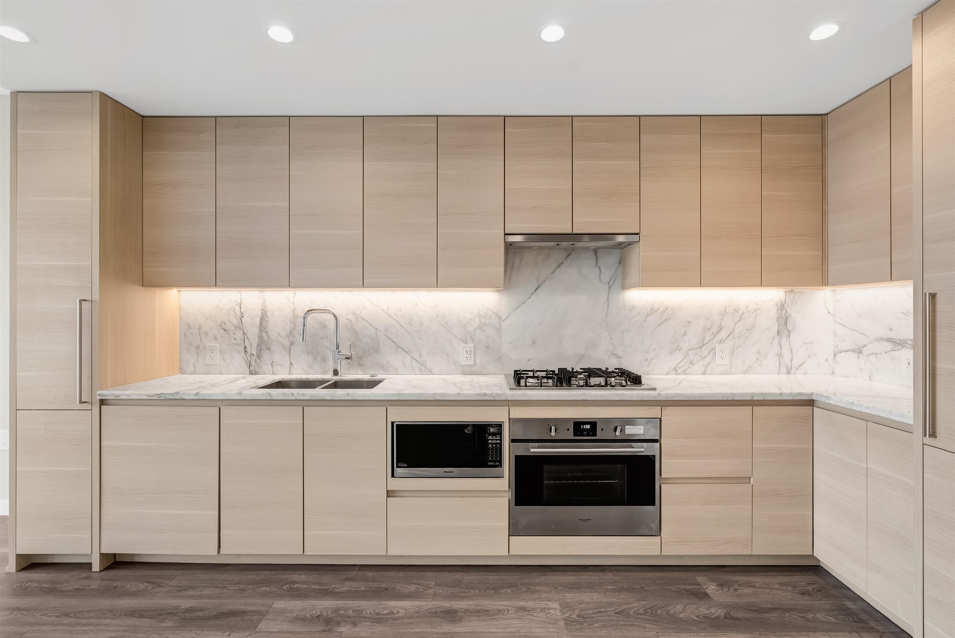 903 305 MORRISSEY ROAD, R3027038, BC,