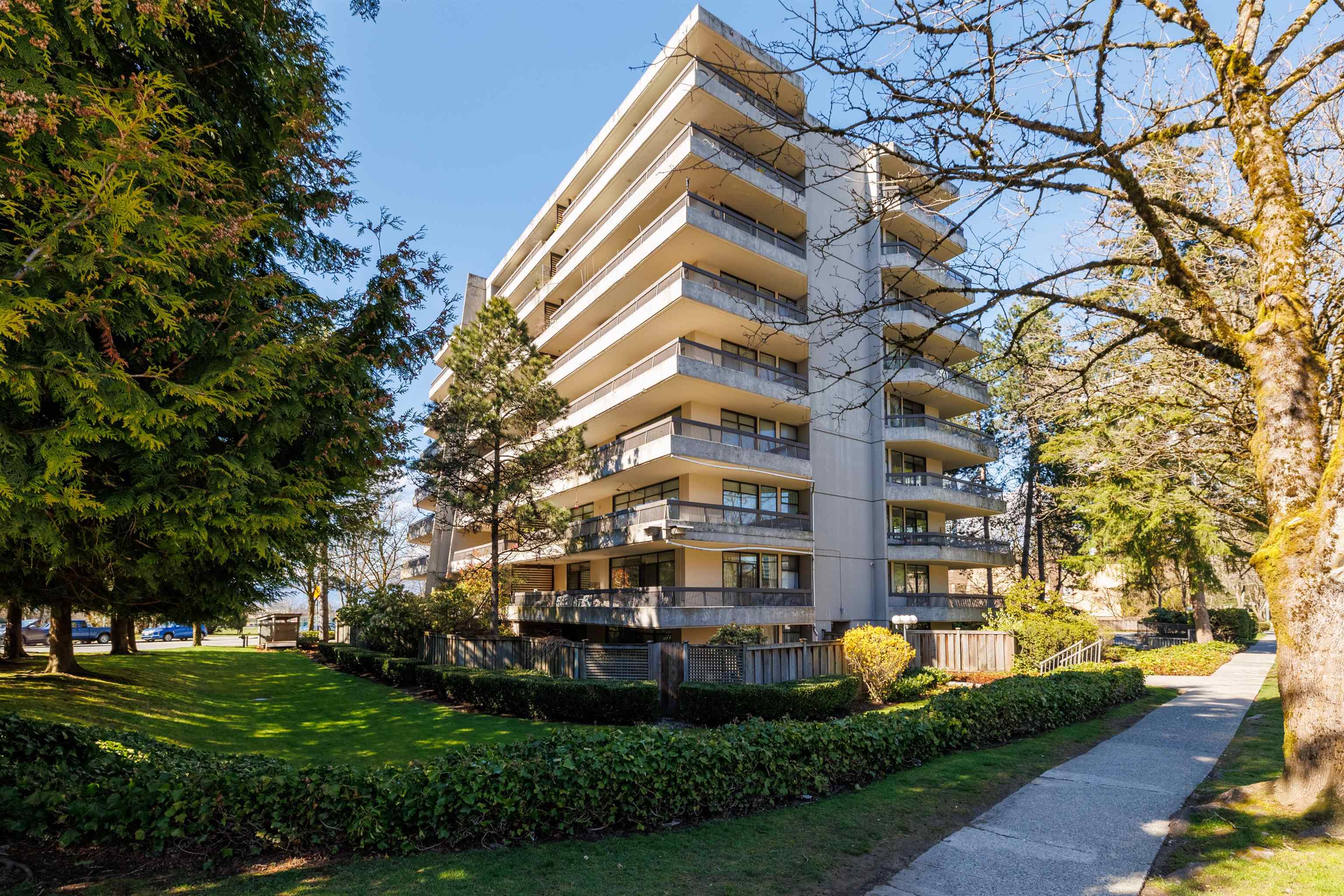 209 5932 PATTERSON AVENUE, R3027171, BC,