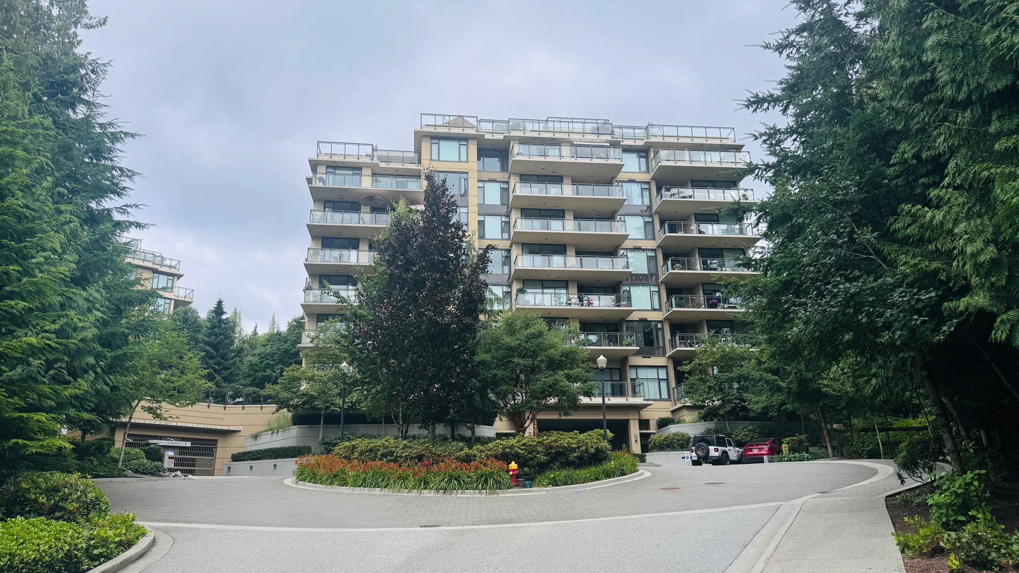 301 1415 PARKWAY BOULEVARD, R3027204, BC,