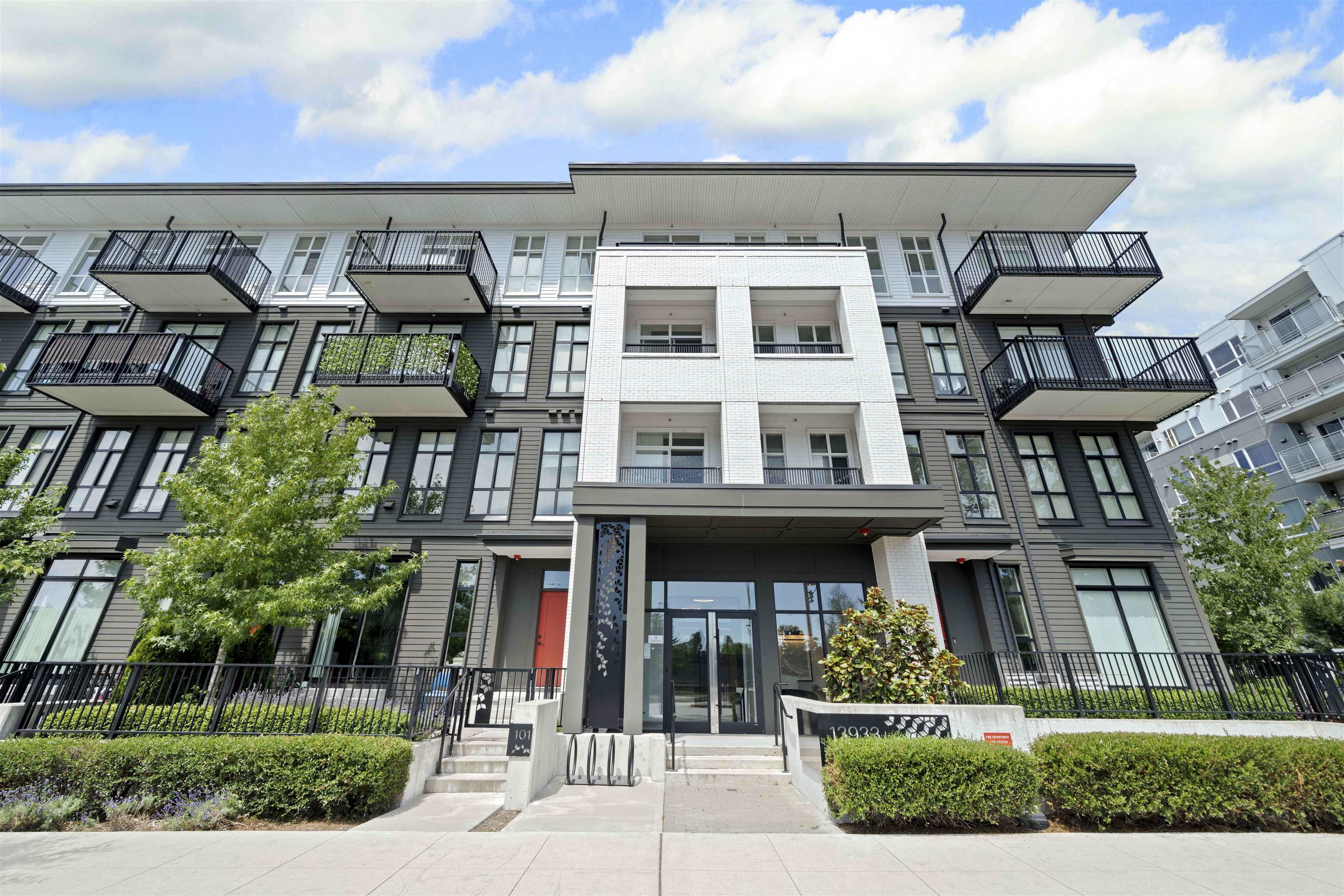 201 13933 105 BOULEVARD, R3027301, BC,