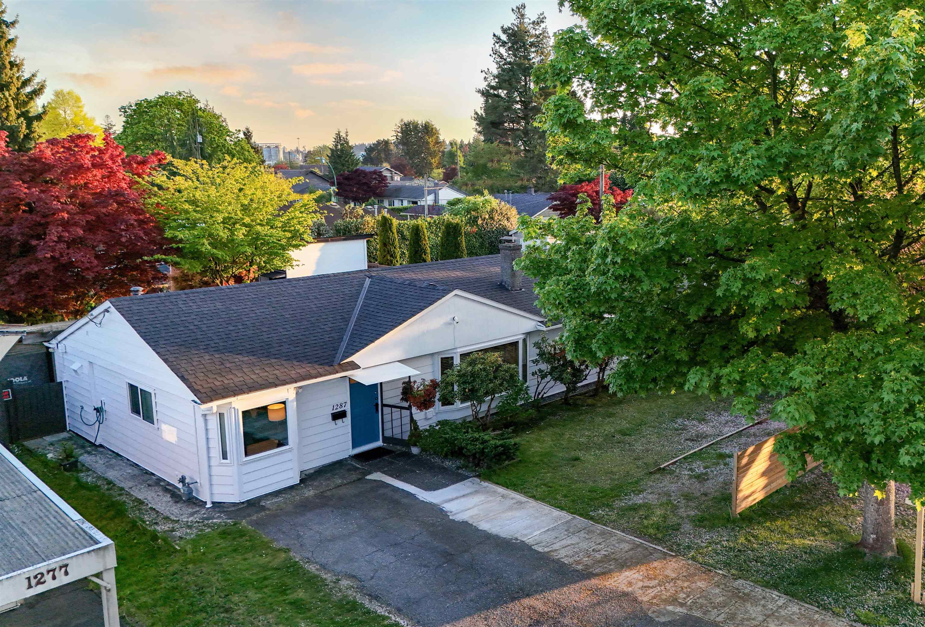 1287 W 15TH STREET, North Vancouver BC V7P 1N1, R3027418, BC,