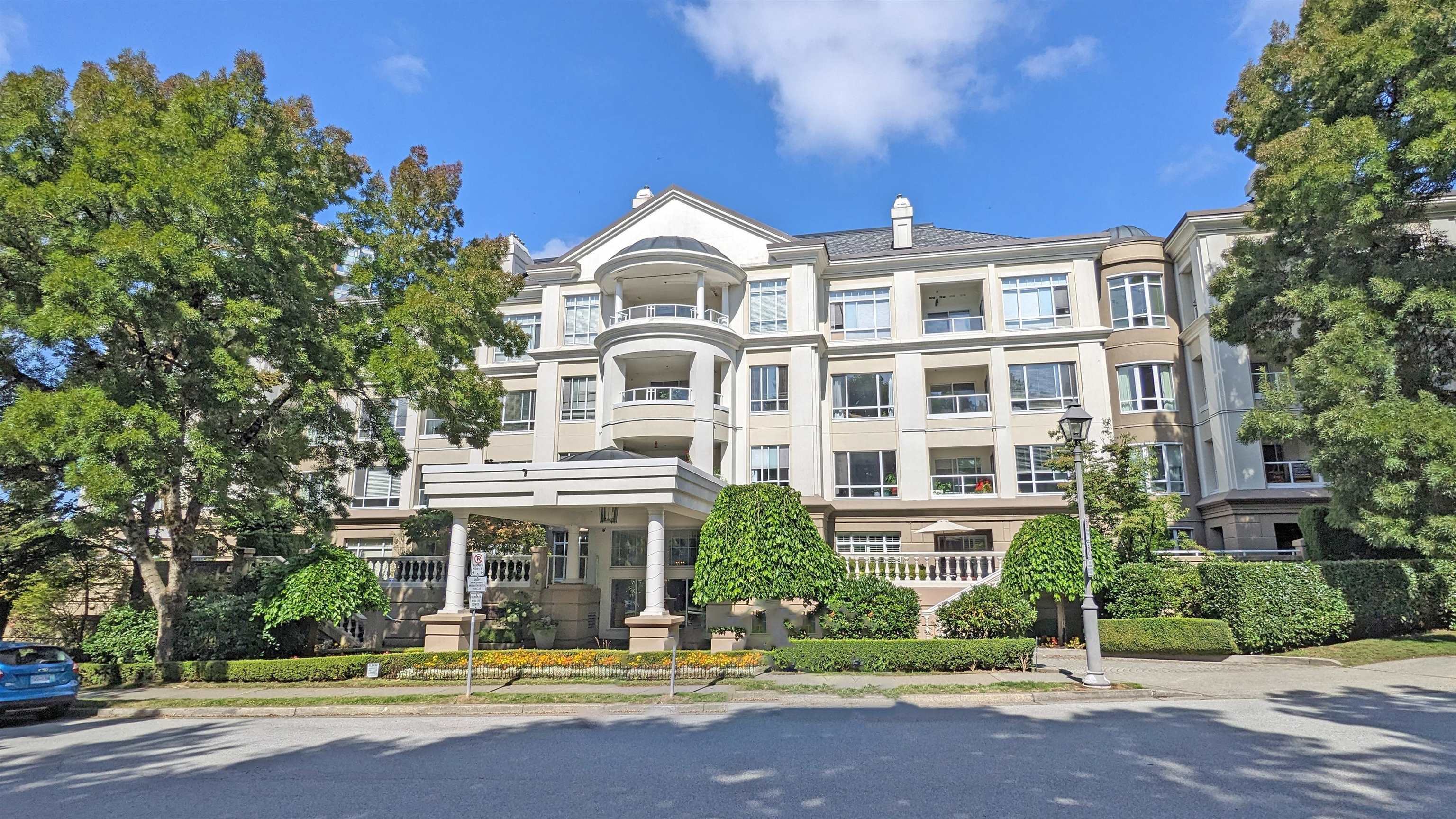 320 5735 HAMPTON PLACE, R3027639, BC,