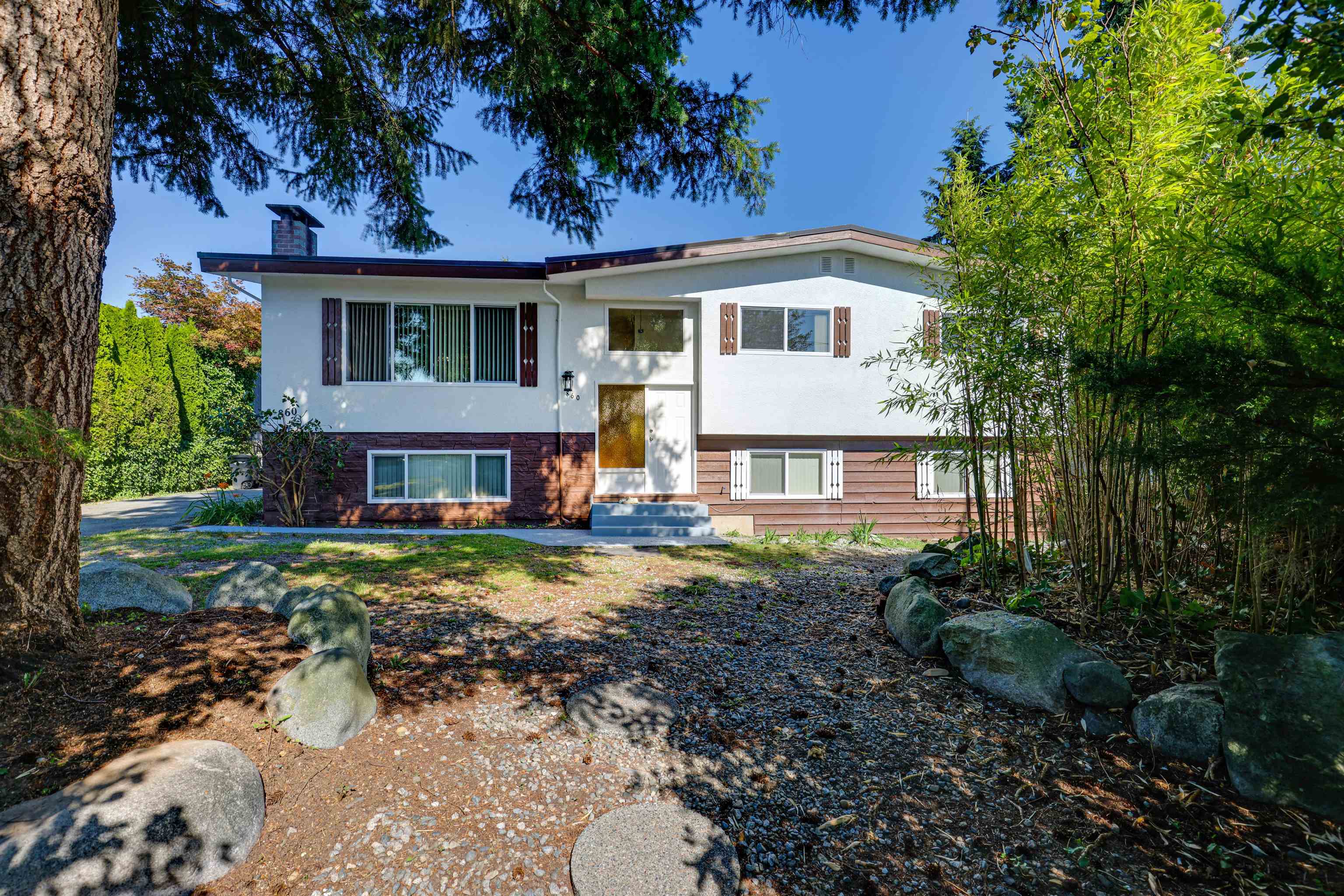 860 HOWARD AVENUE, Burnaby BC V5B 3R6, R3027643, BC,