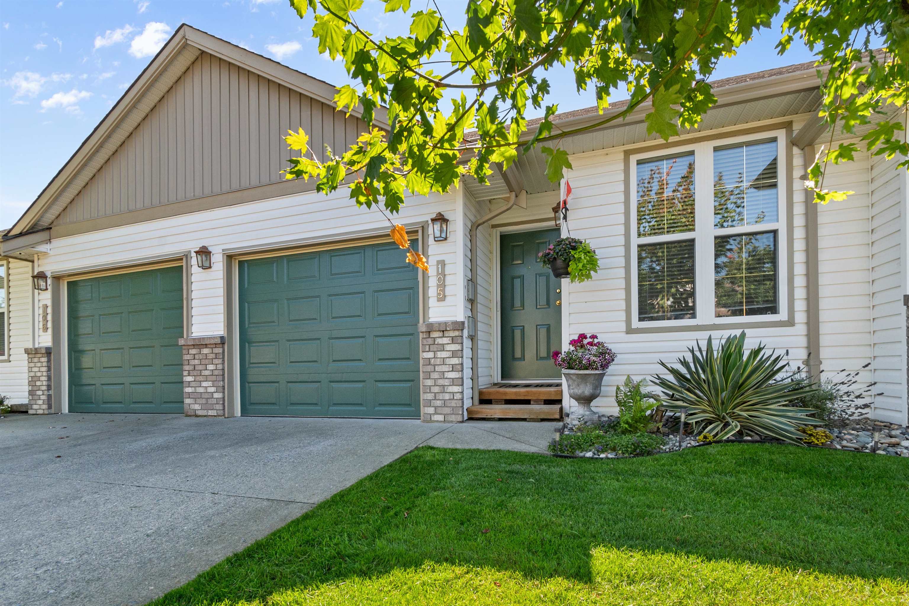 105 1548 MACKAY CRESCENT, R3027742, BC,