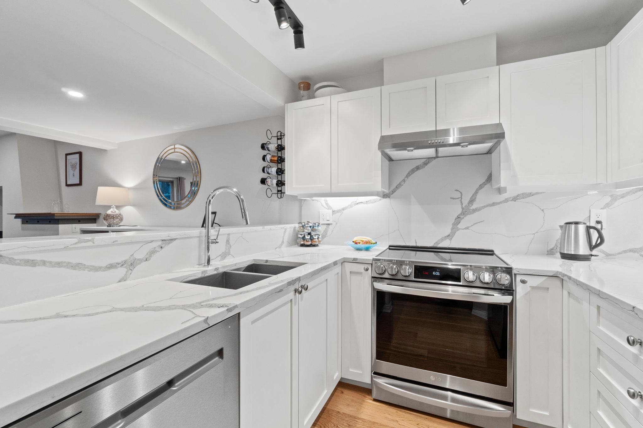 12 2375 BROADWAY, R3027764, BC,
