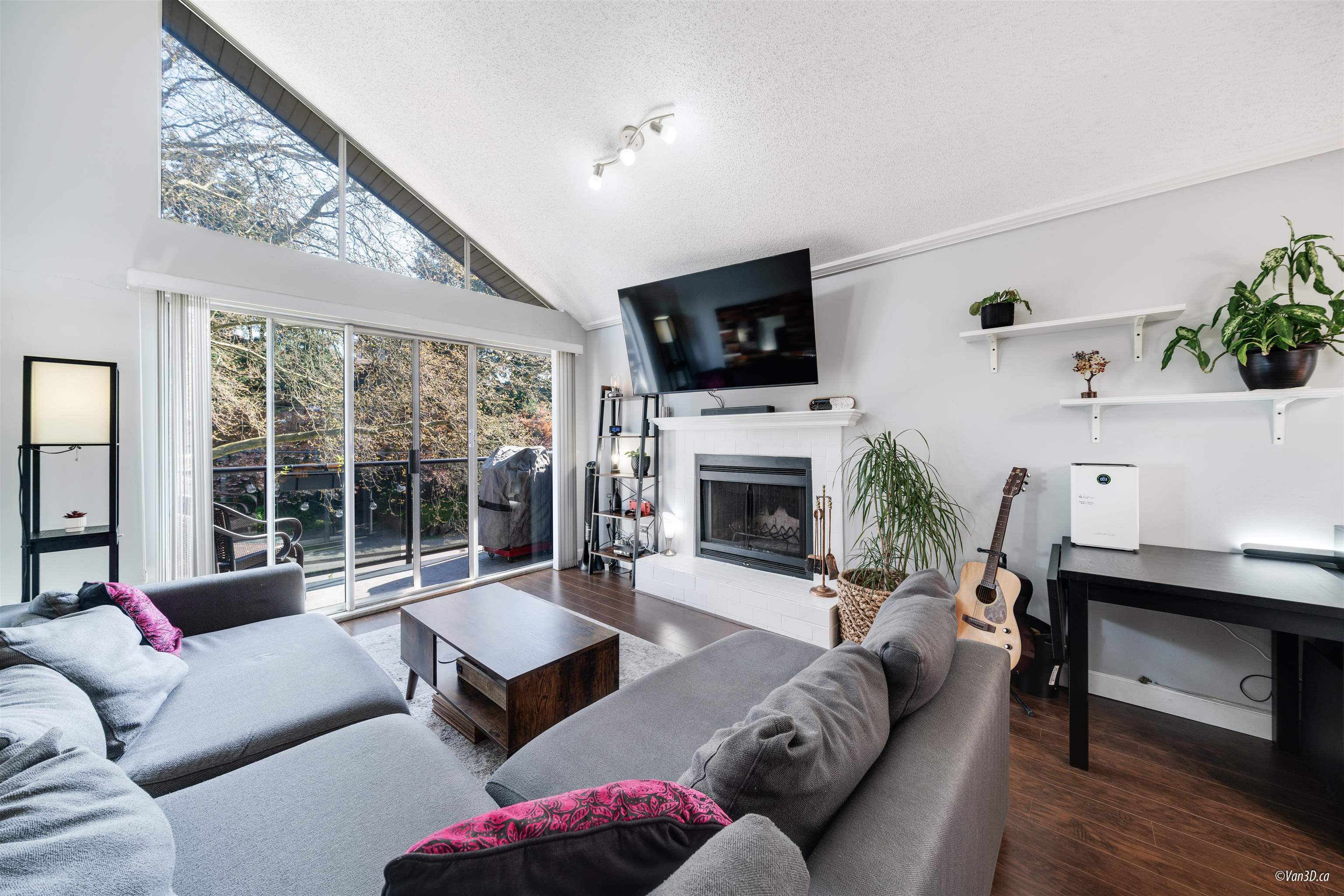 313 230 MOWAT STREET, R3027802, BC,