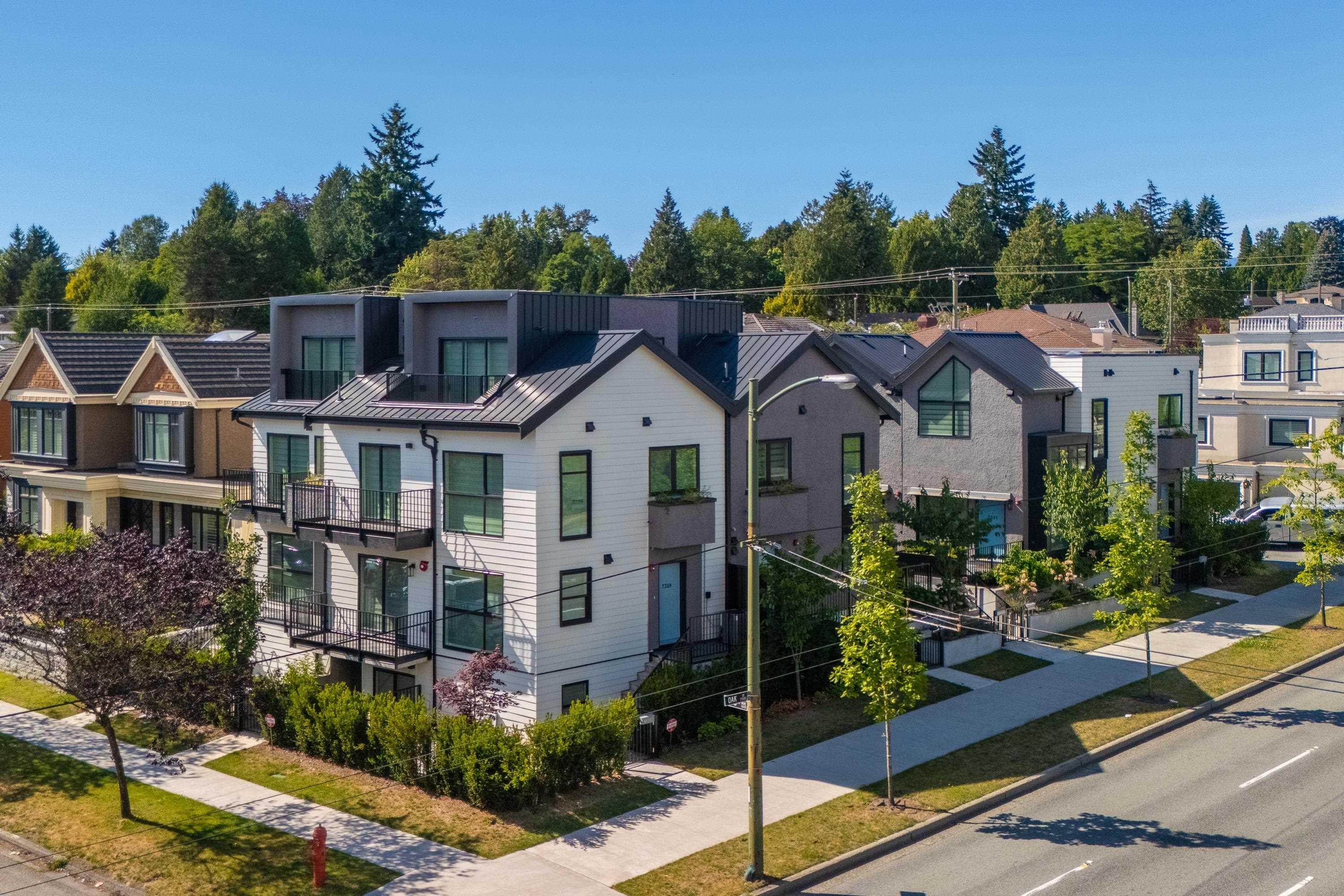 7351 OAK STREET, Vancouver BC V6P 1V7, R3027843, BC,