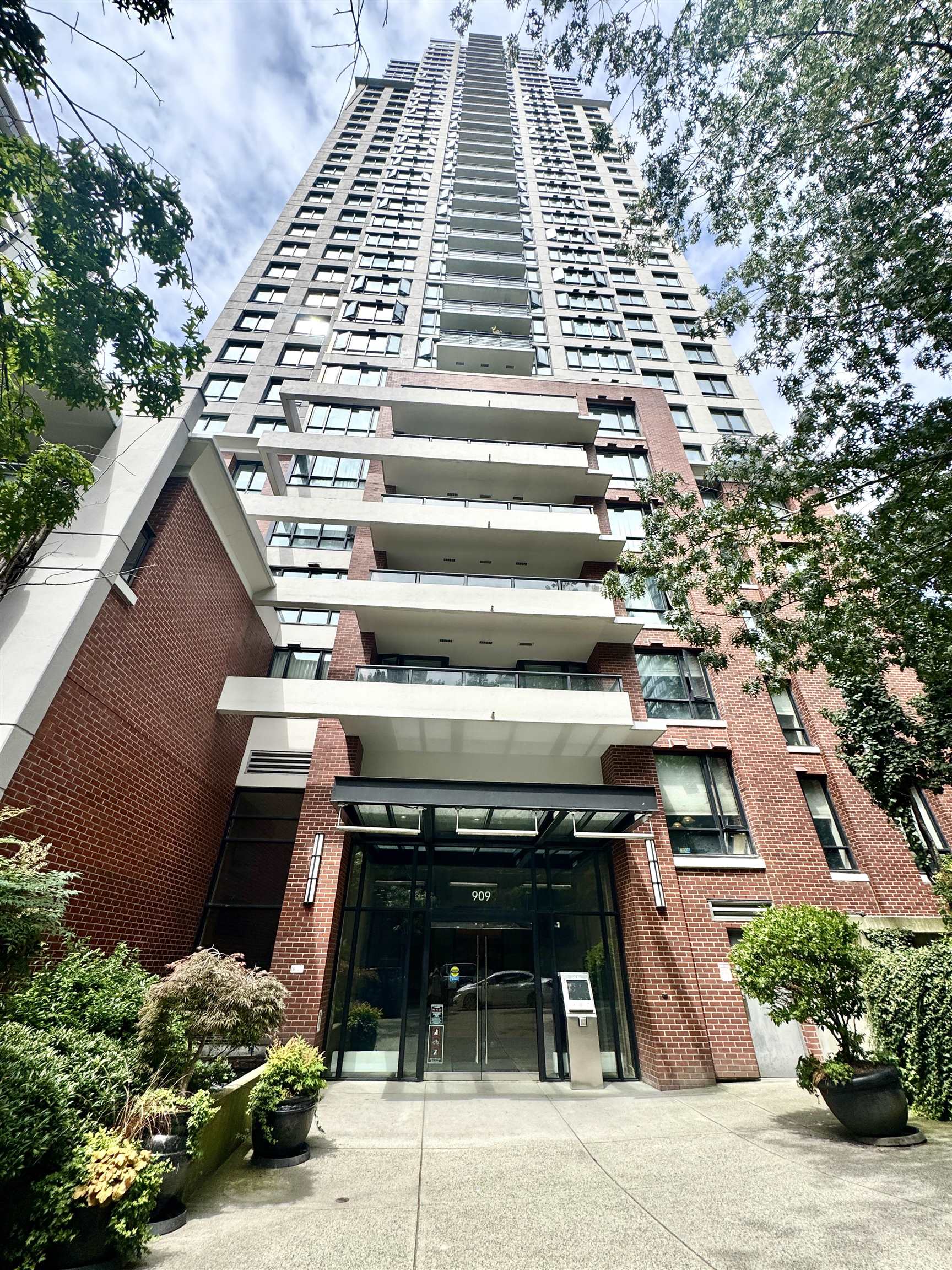 1404 909 MAINLAND STREET, R3027852, BC,