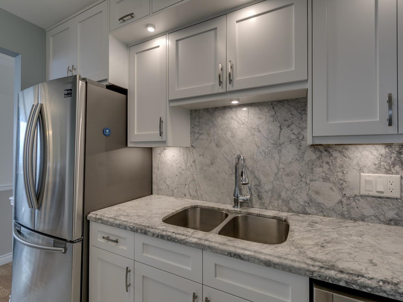 902 3920 HASTINGS STREET, R3027862, BC,