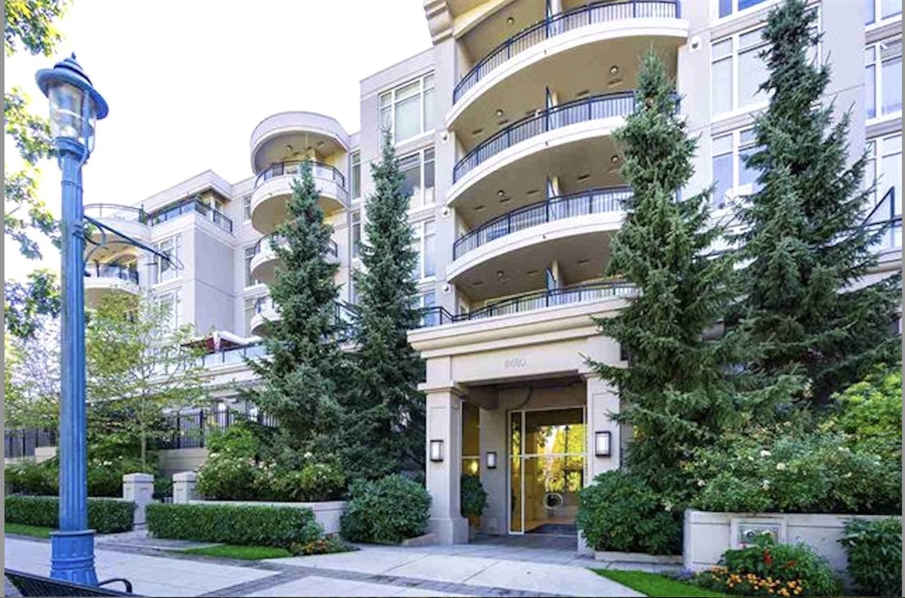 220 8480 GRANVILLE AVENUE, R3027878, BC,