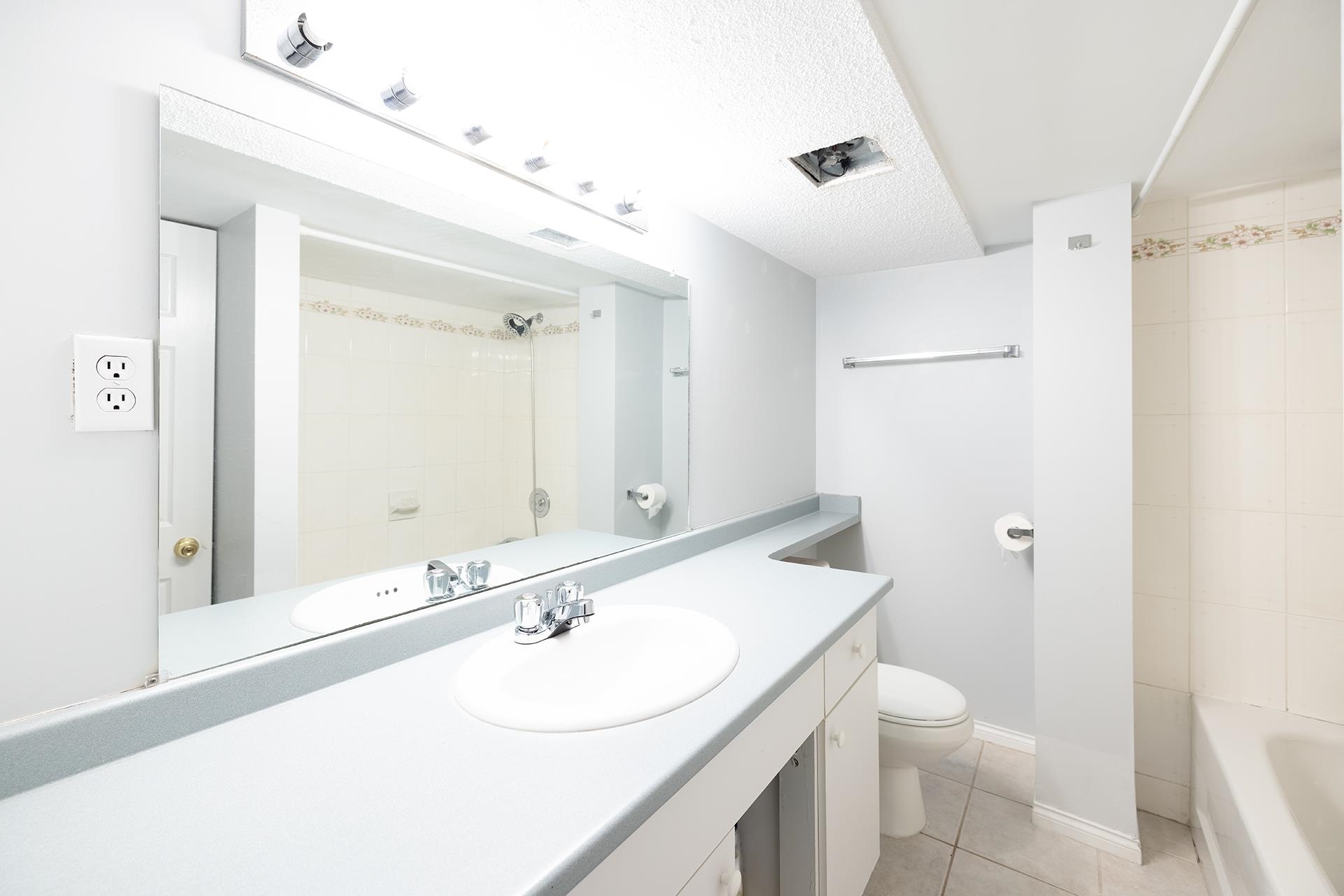 153X W 64TH AVENUE, Vancouver BC V6P 2N8, R3028001, BC,