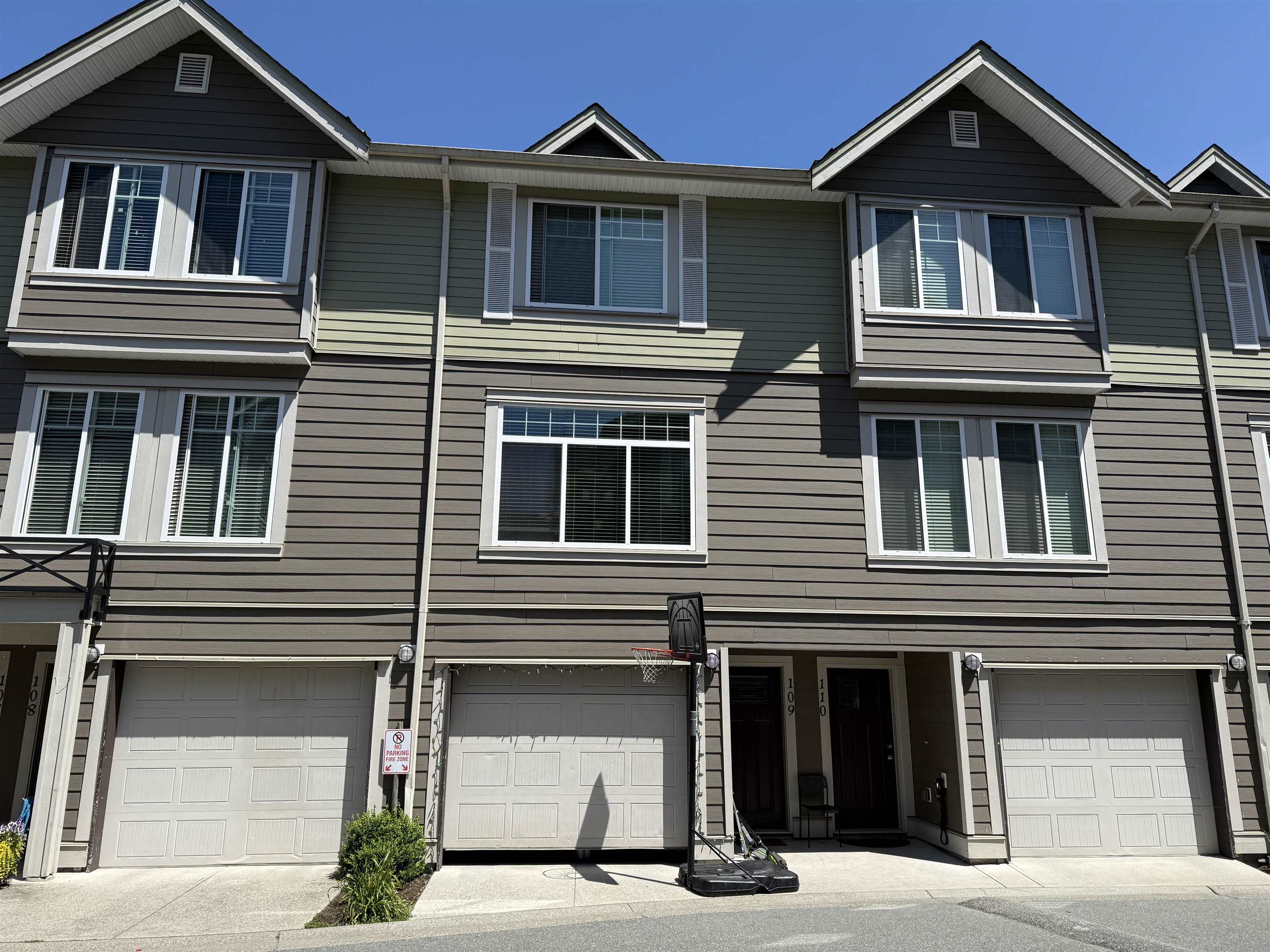 109 15399 GUILDFORD DRIVE, R3028397, BC,