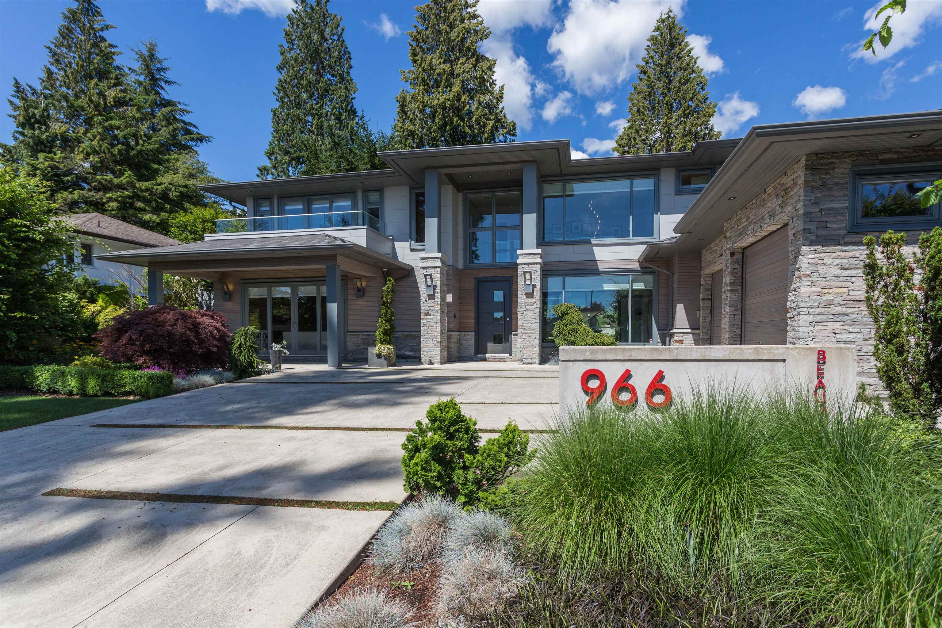966 BEAUMONT DRIVE, North Vancouver BC V7R 1P6, R3028400, BC,