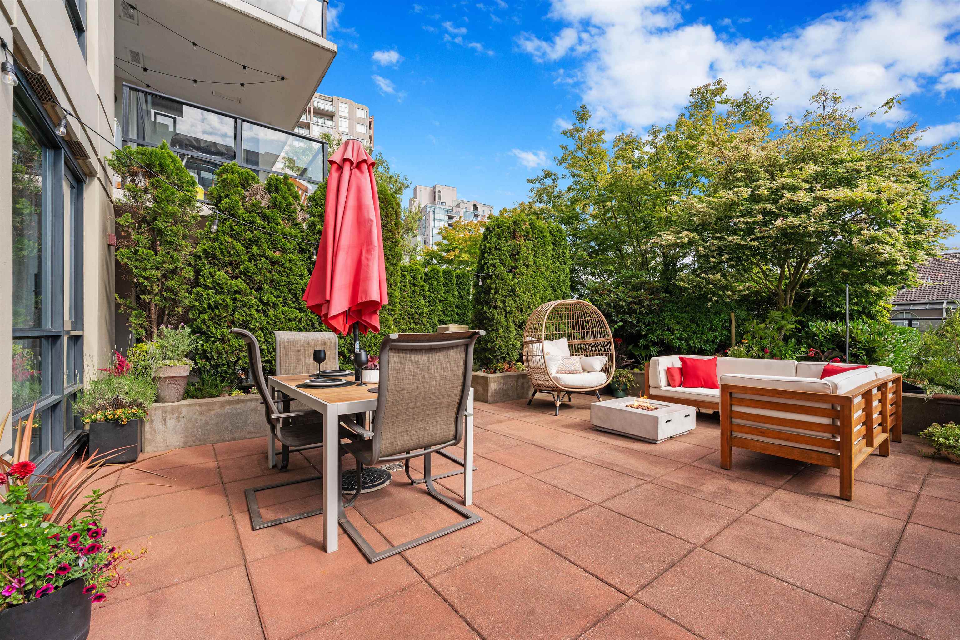 405 1 RENAISSANCE SQUARE, R3028437, BC,