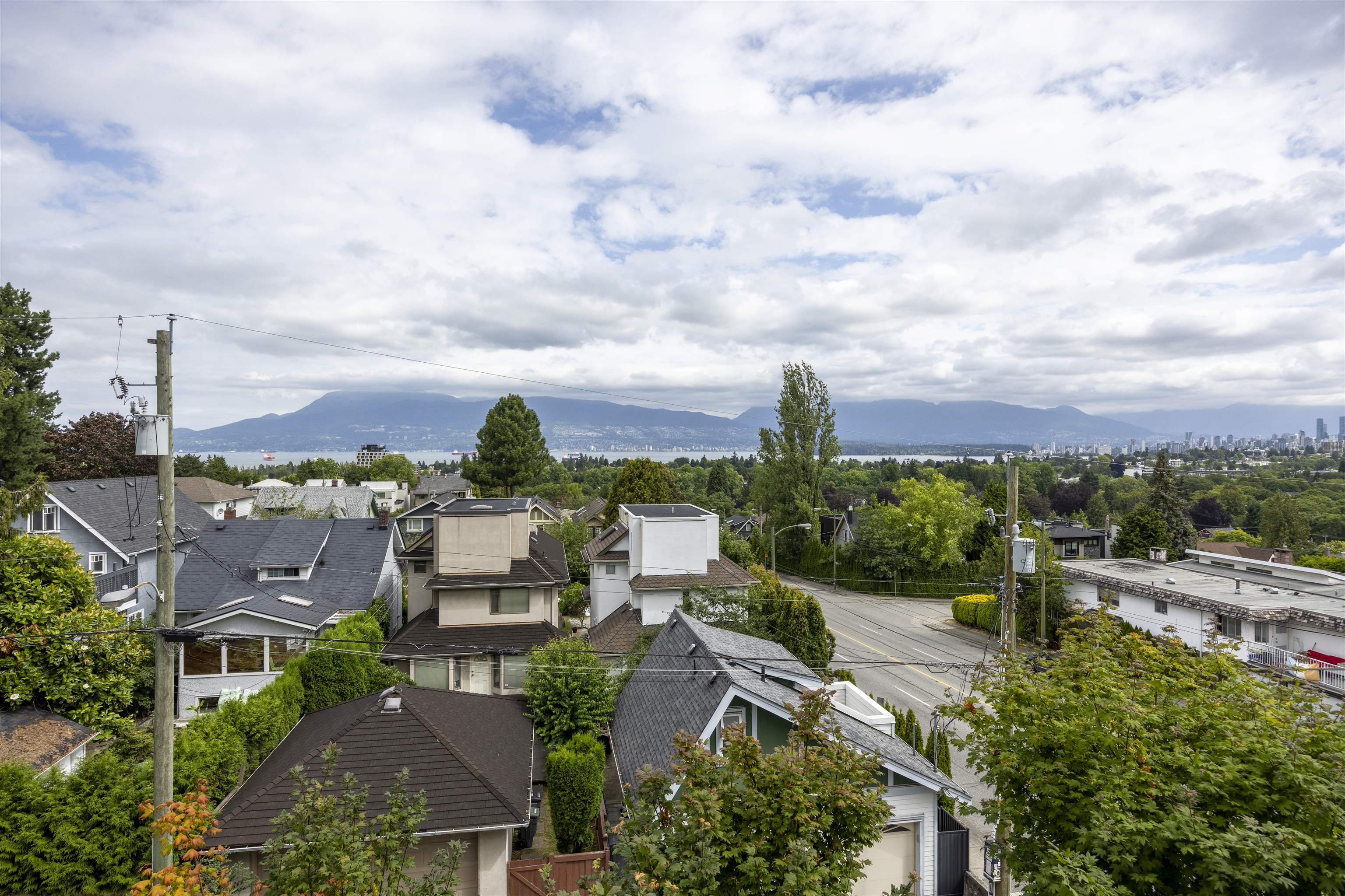 305 3639 16TH AVENUE, R3028601, BC,
