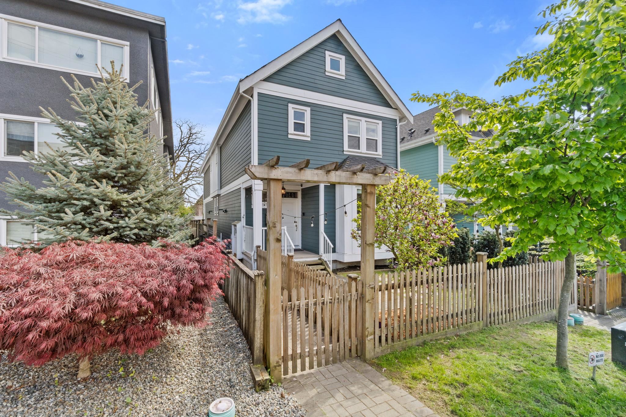 1 1014 FOURTH AVENUE, R3028738, BC,