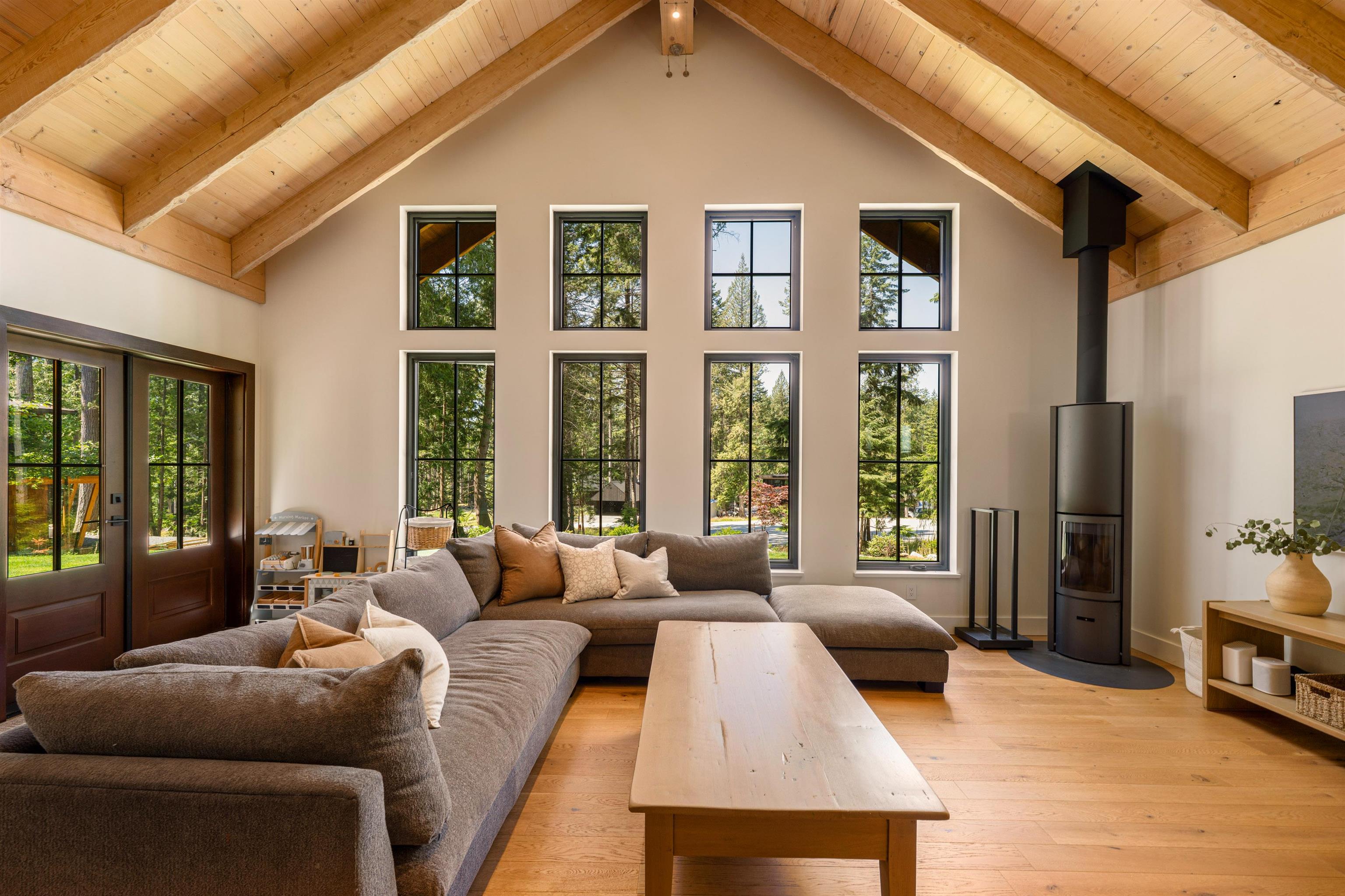 MLS® listing #R3028772 for sale located at 1605 JOAN AUDREY LANE, Bowen Island BC V0N 1G2