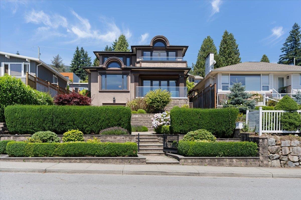 2171 QUEENS AVENUE, West Vancouver BC V7V 2Y1, R3028854, BC,