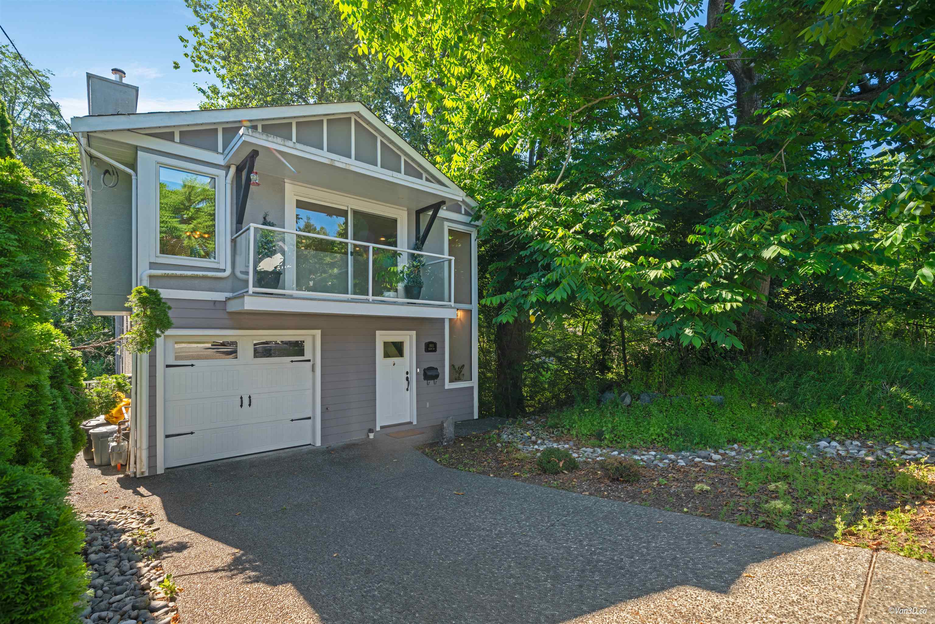 1911 MAHON AVENUE, North Vancouver BC V7M 2T4, R3028904, BC,