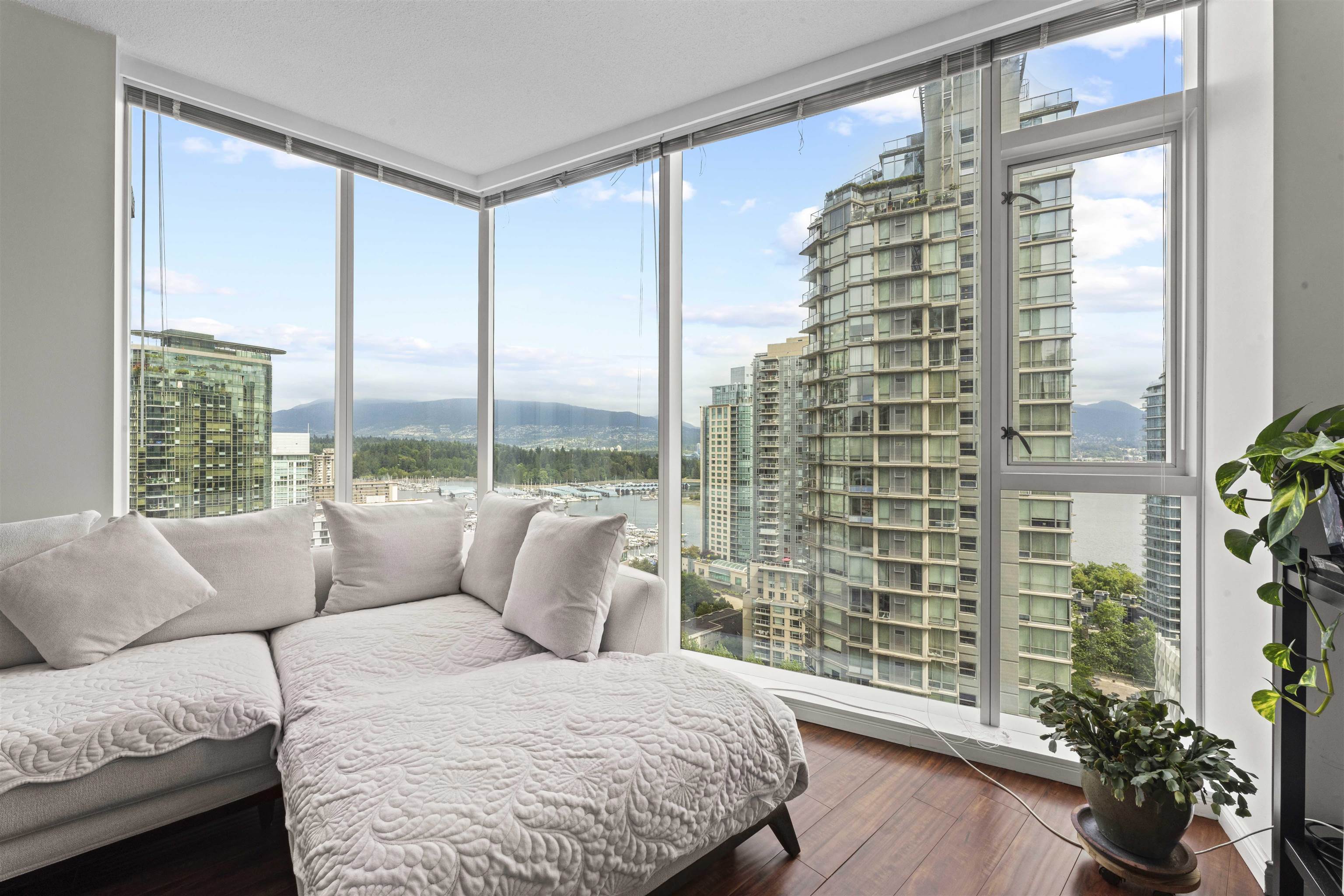 1705 1211 MELVILLE STREET, R3028926, BC,