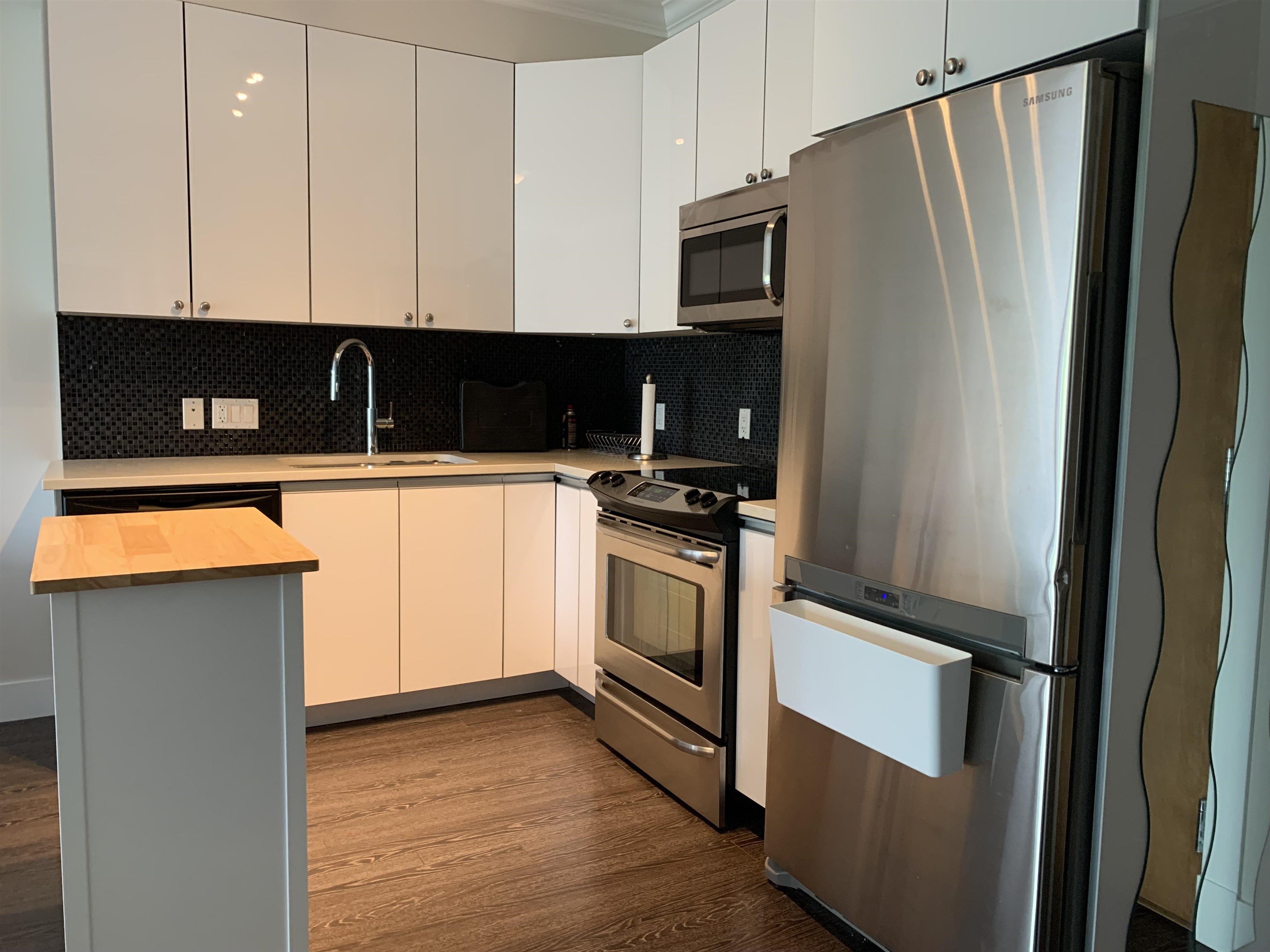 401 3437 KINGSWAY, R3028938, BC,